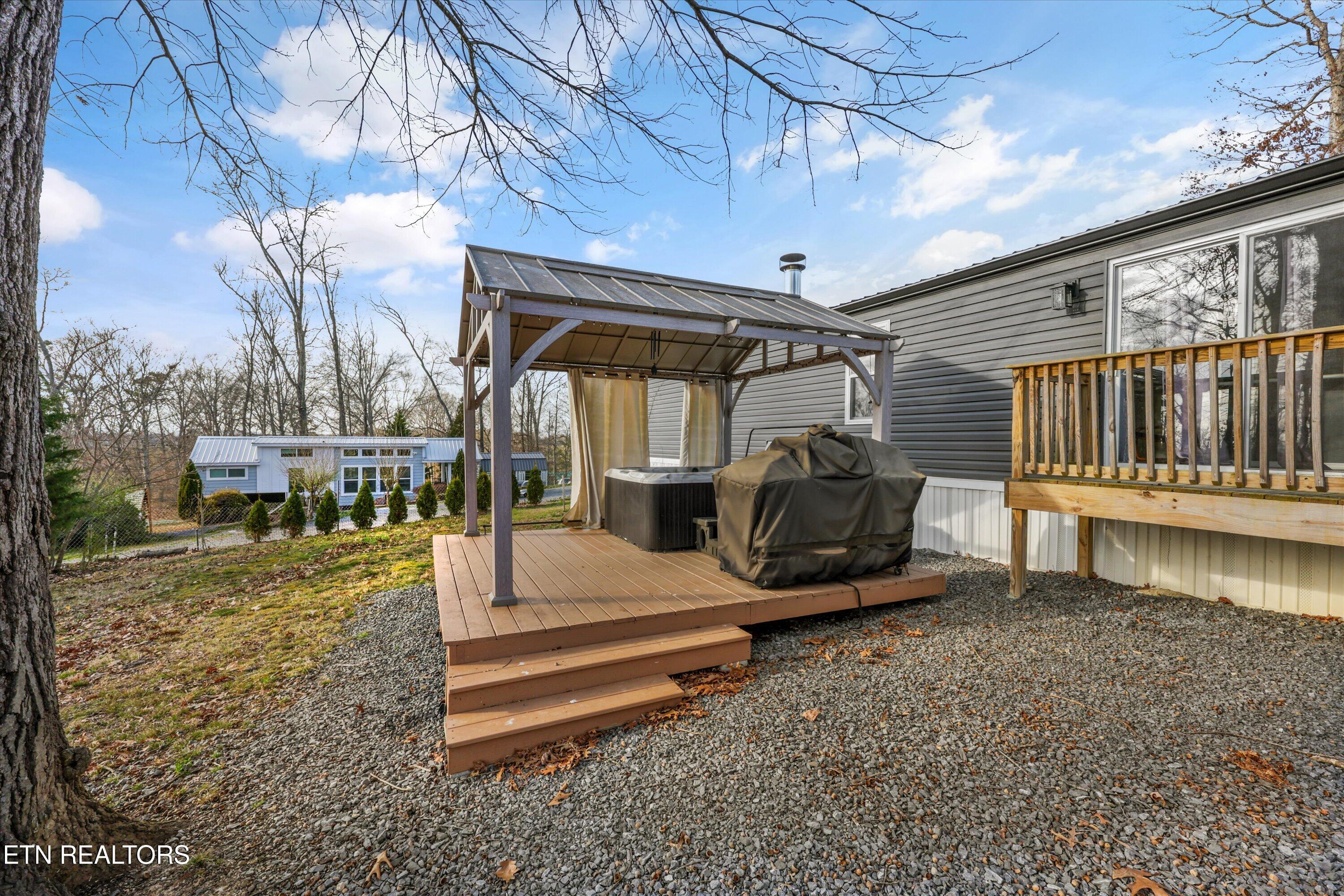 1729 Walnut Hill Lane