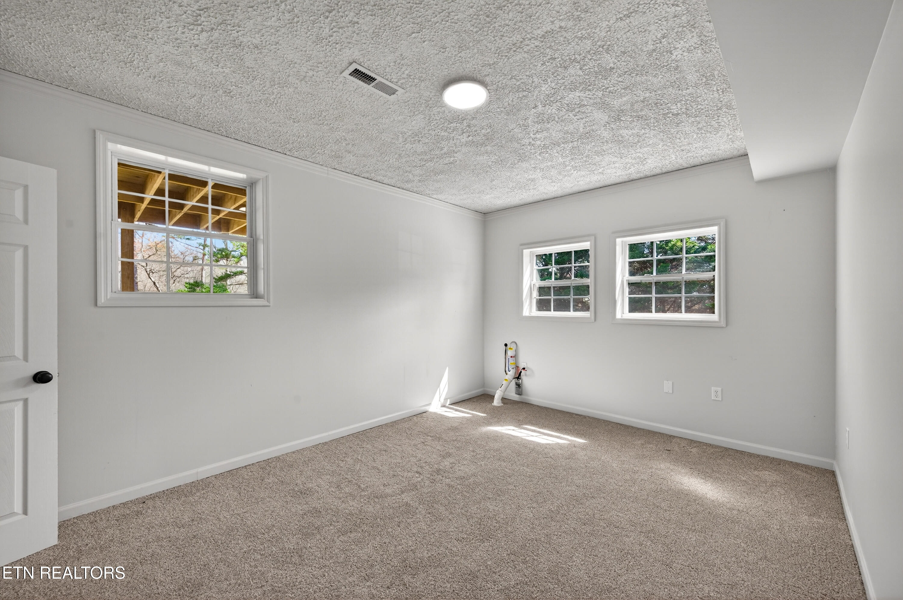 1205 Hoss Rd