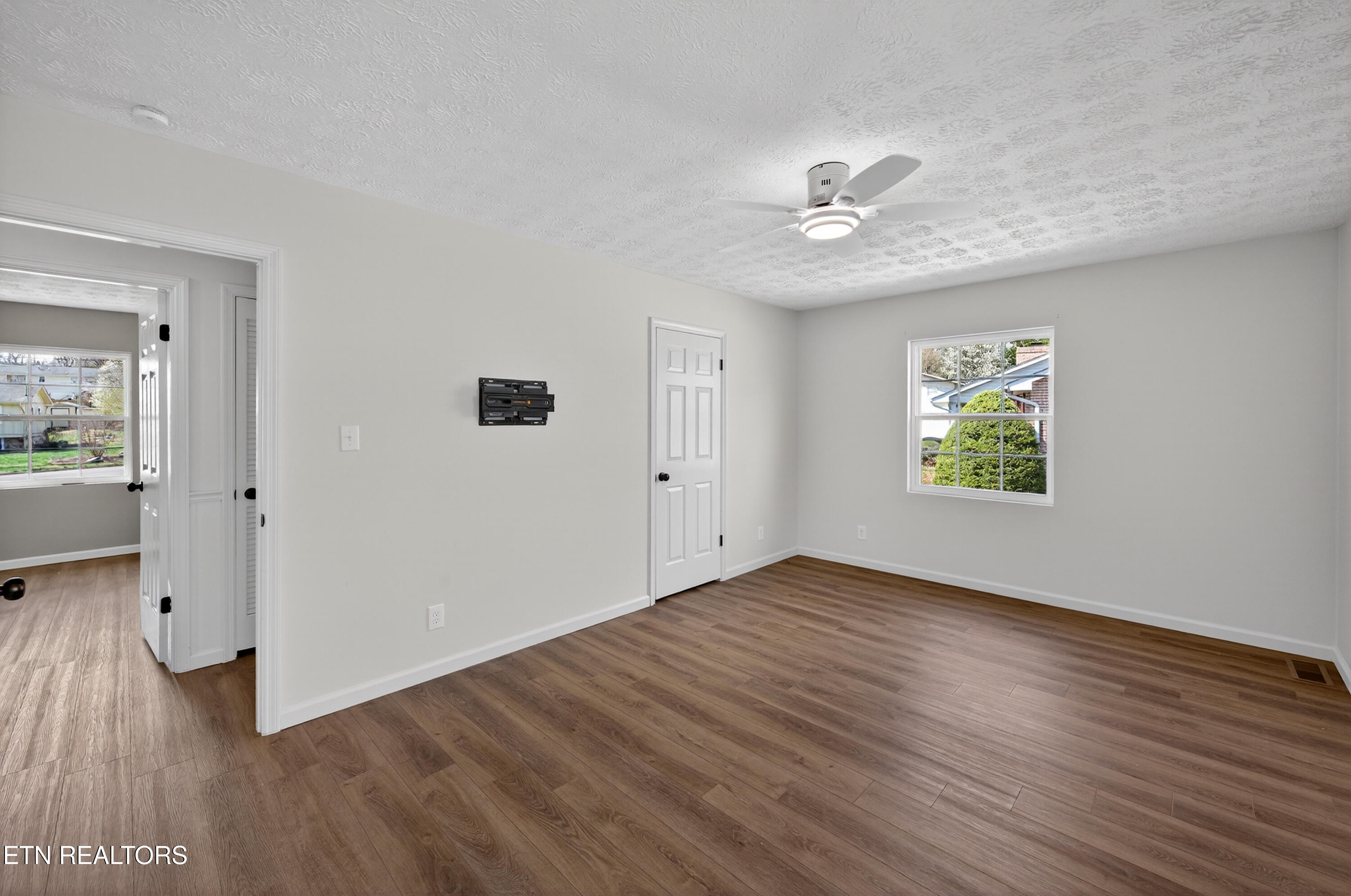 1205 Hoss Rd