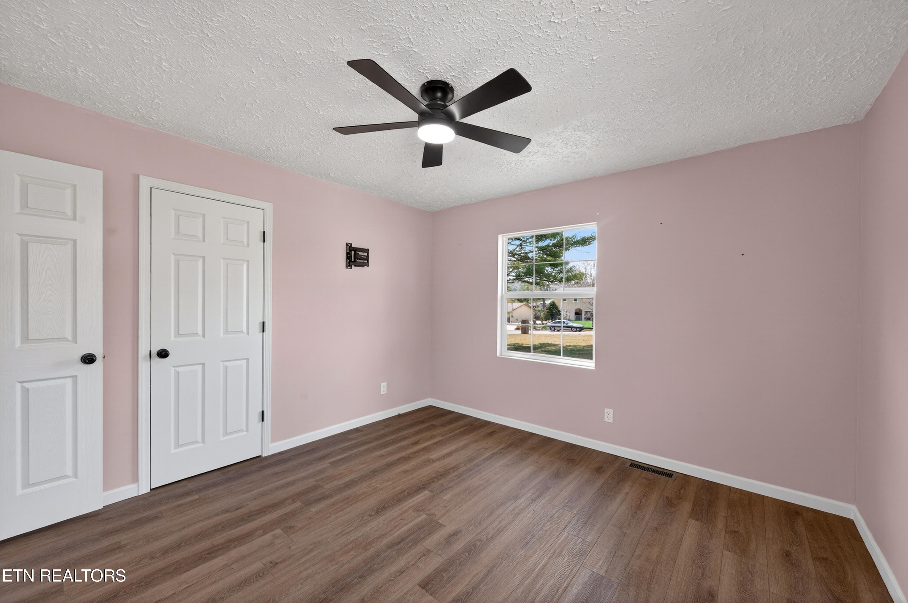 1205 Hoss Rd