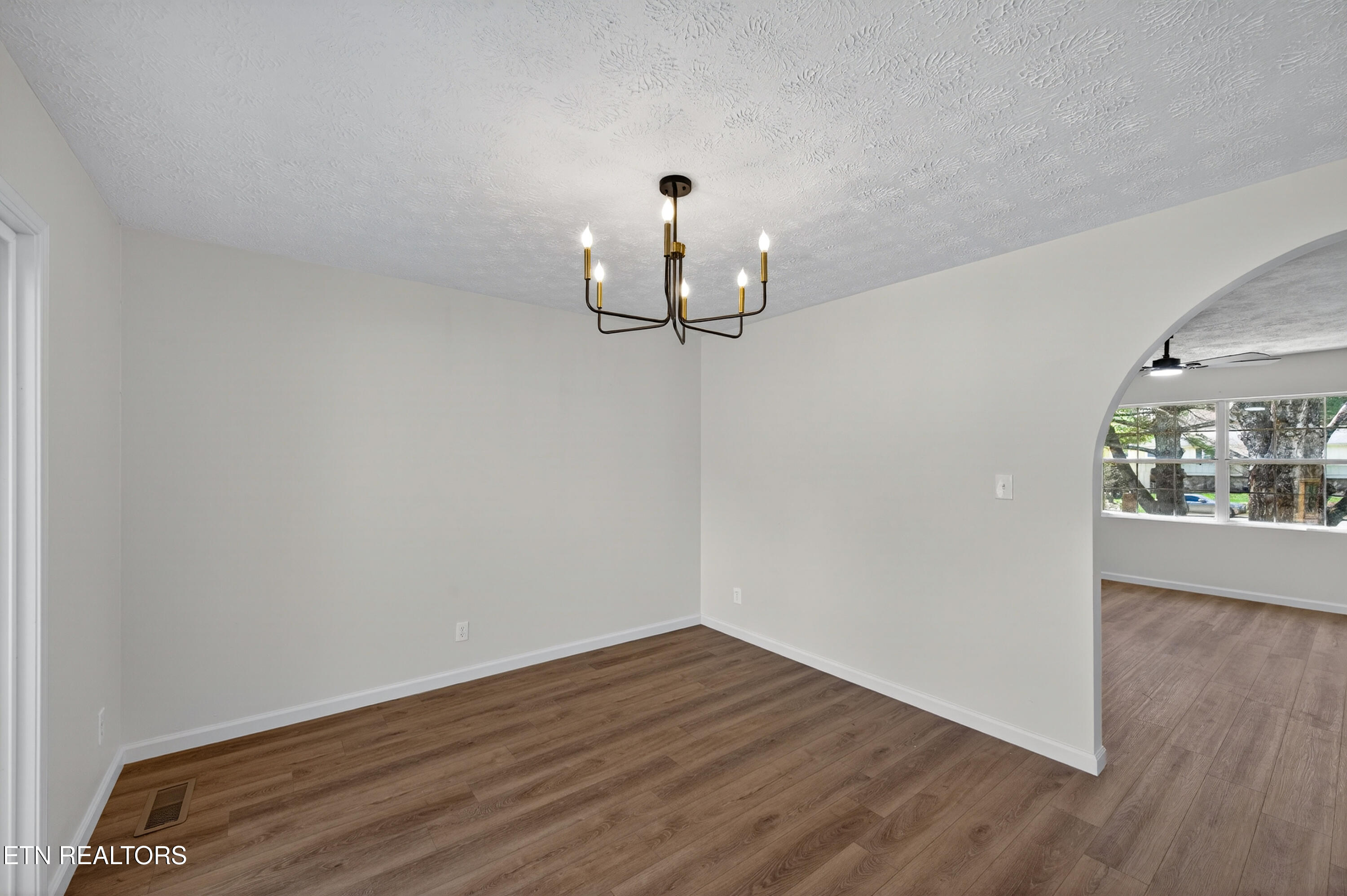1205 Hoss Rd