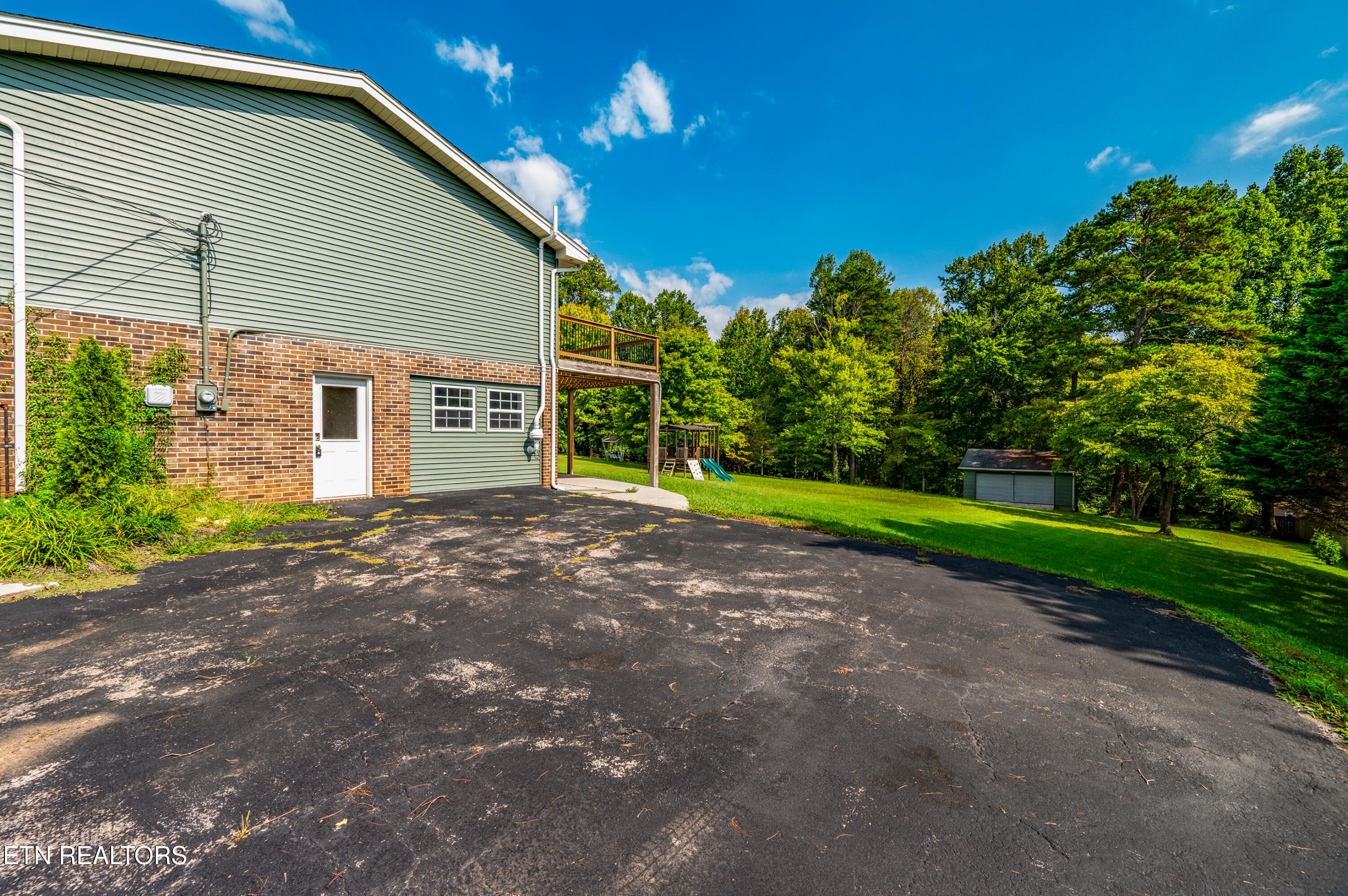 1205 Hoss Rd