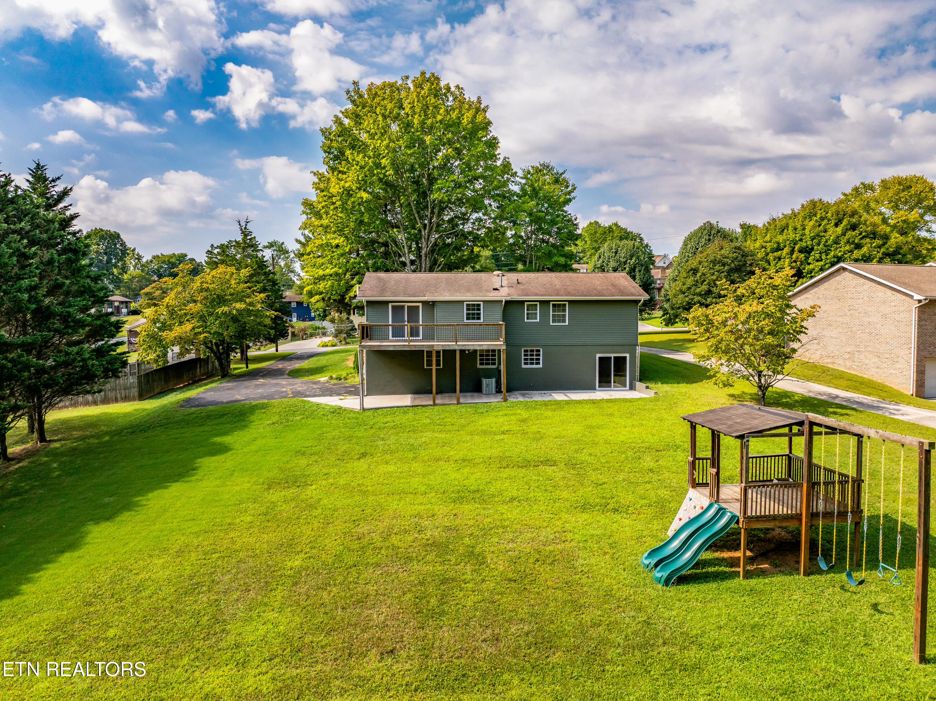 1205 Hoss Rd