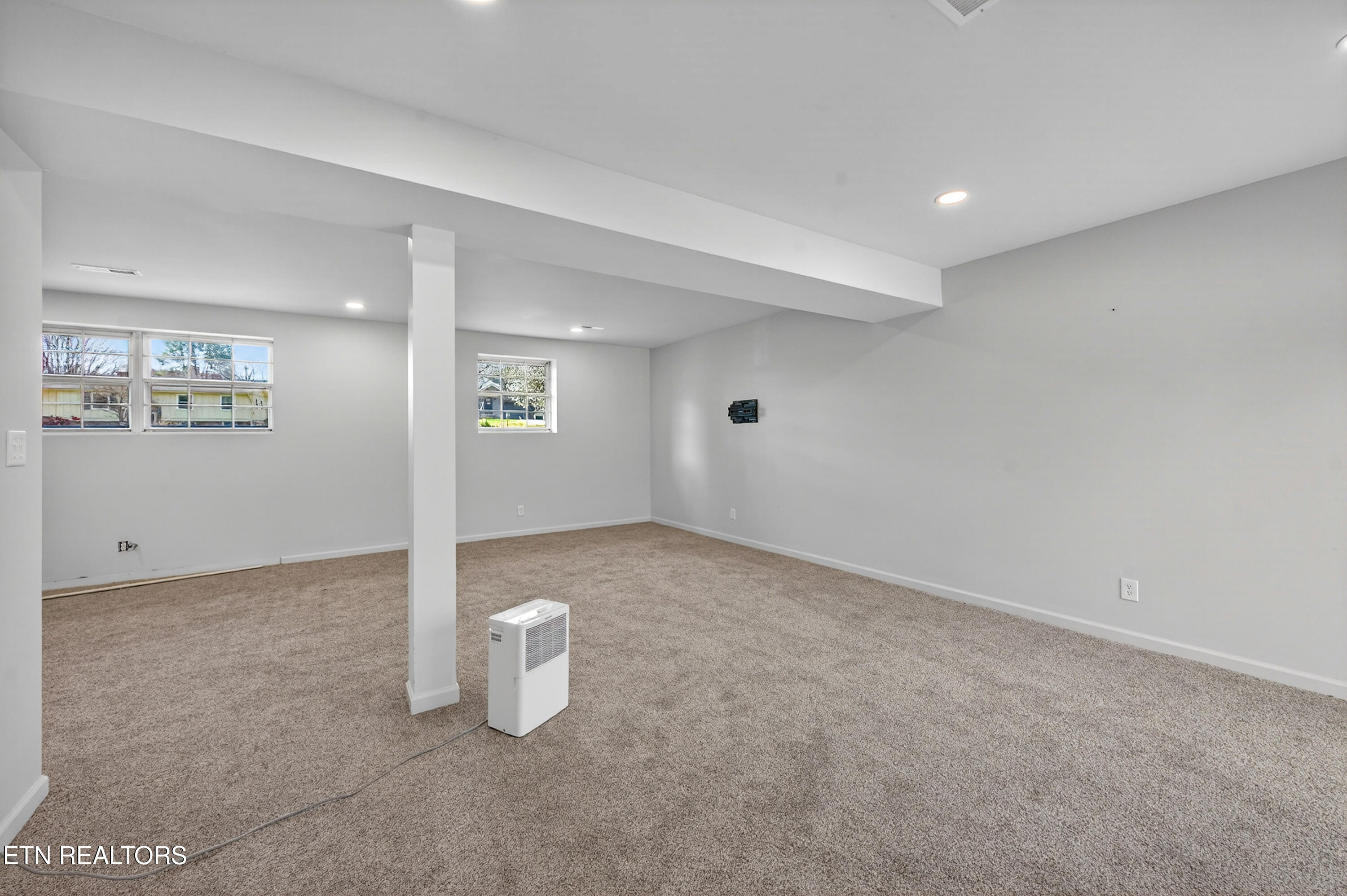 1205 Hoss Rd
