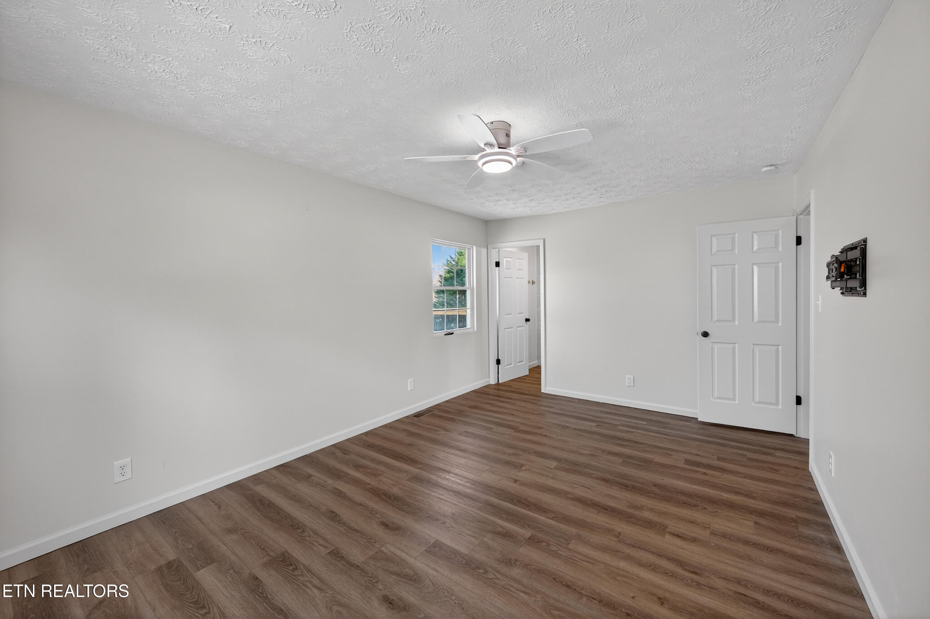 1205 Hoss Rd