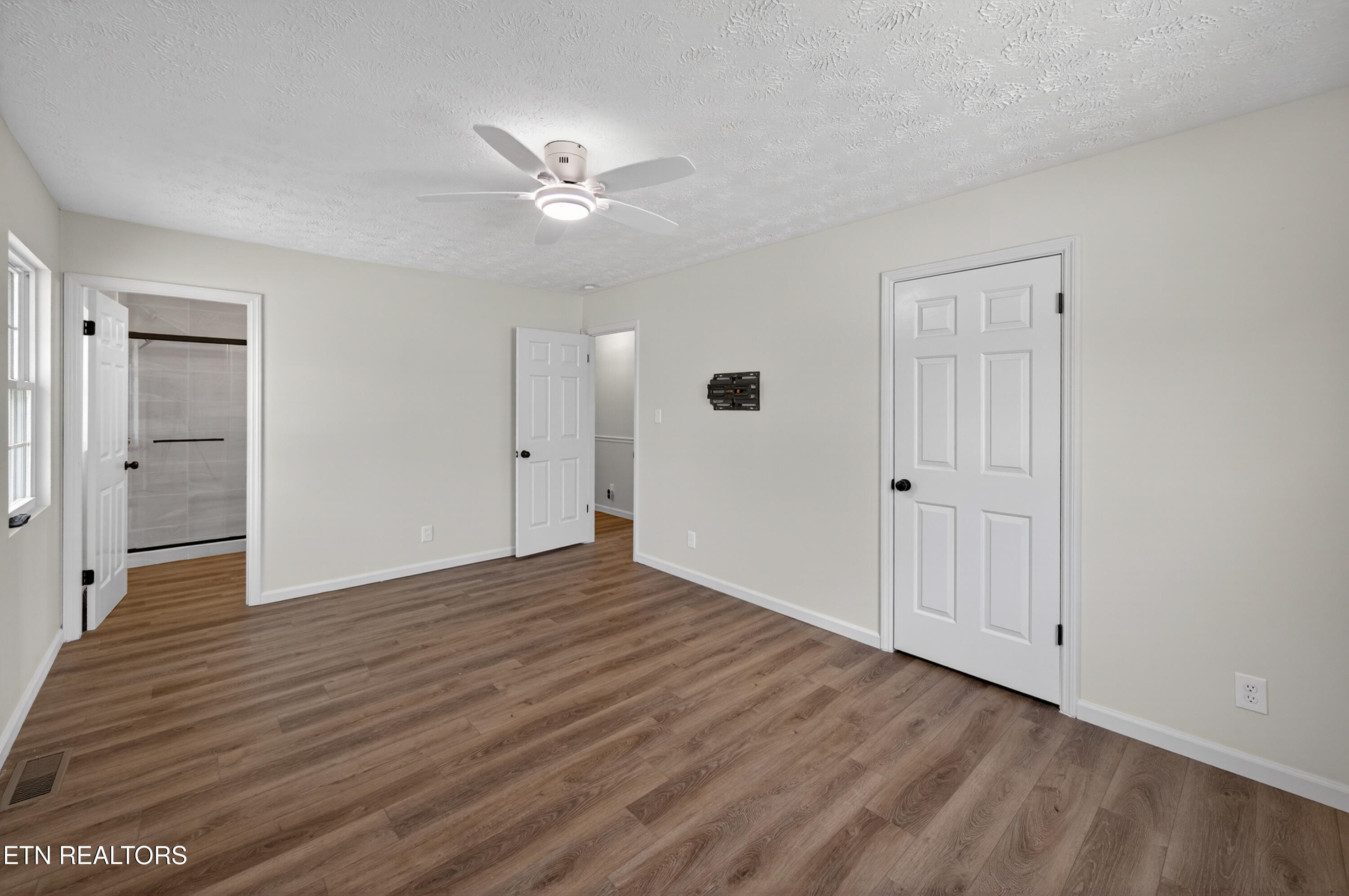 1205 Hoss Rd