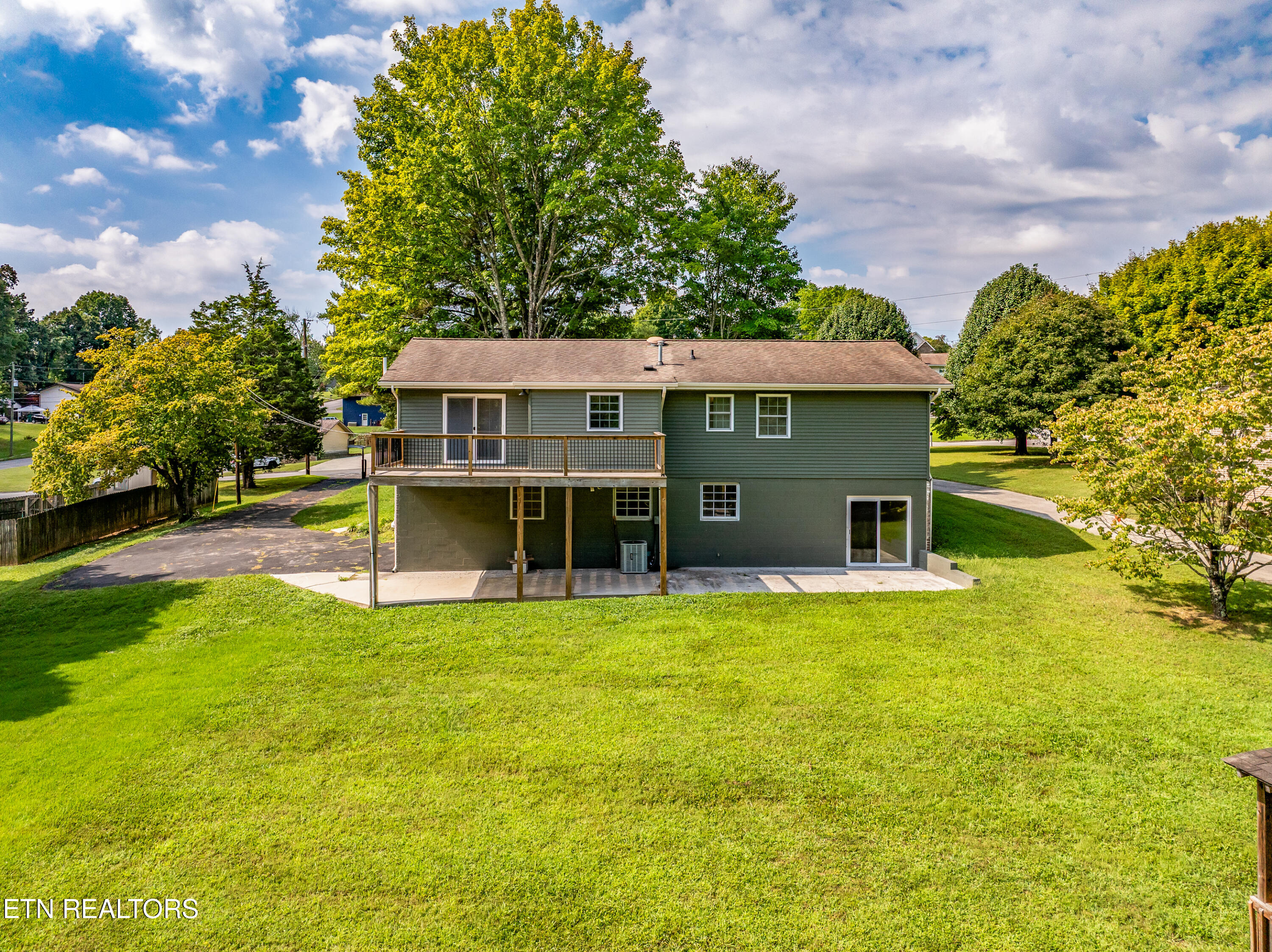 1205 Hoss Rd