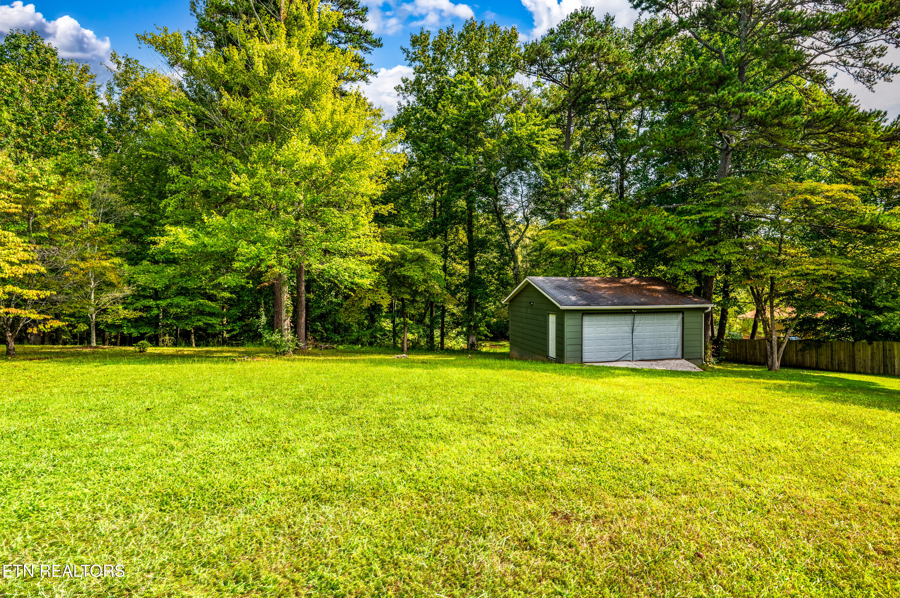 1205 Hoss Rd