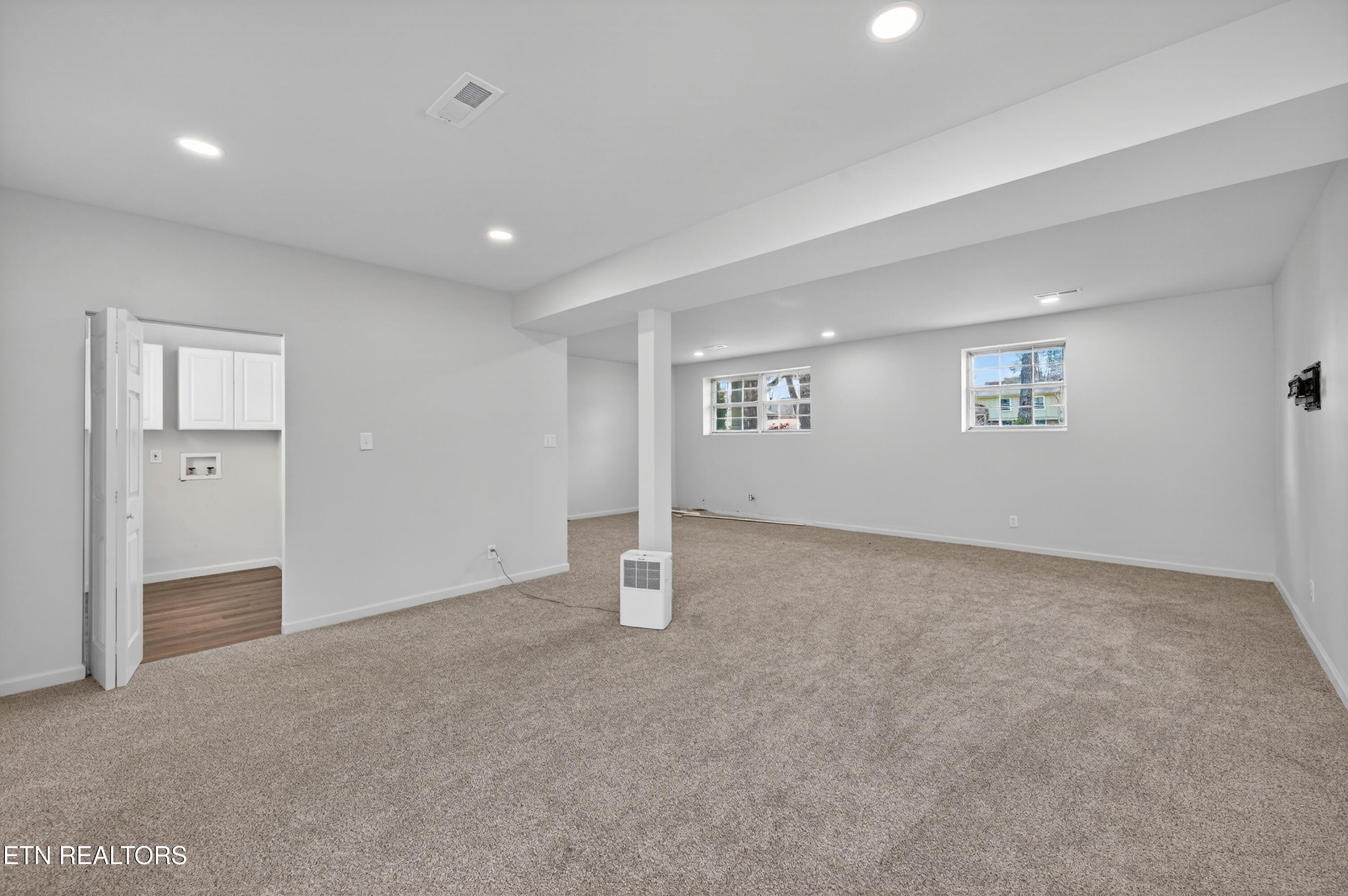 1205 Hoss Rd