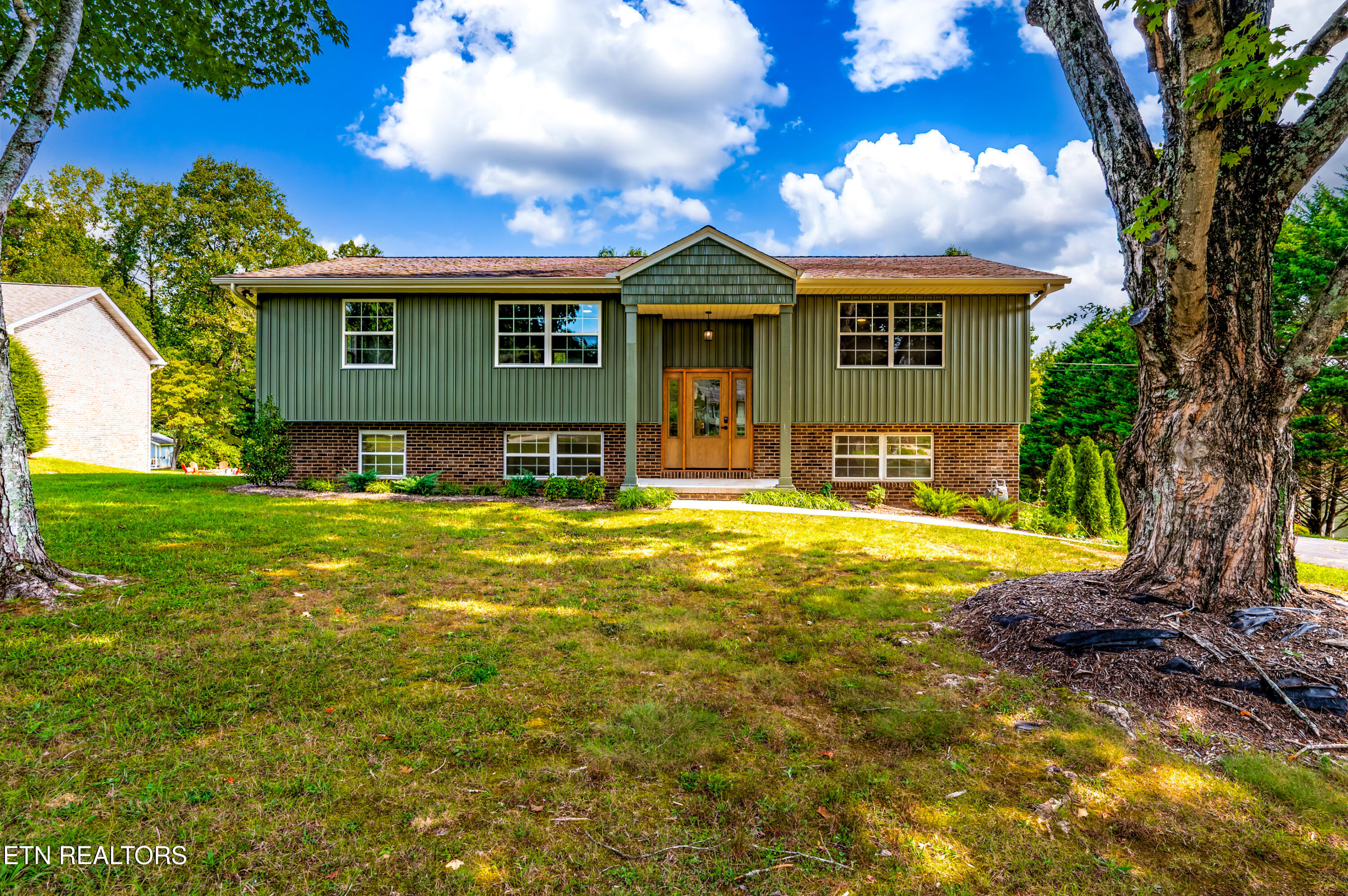 1205 Hoss Rd