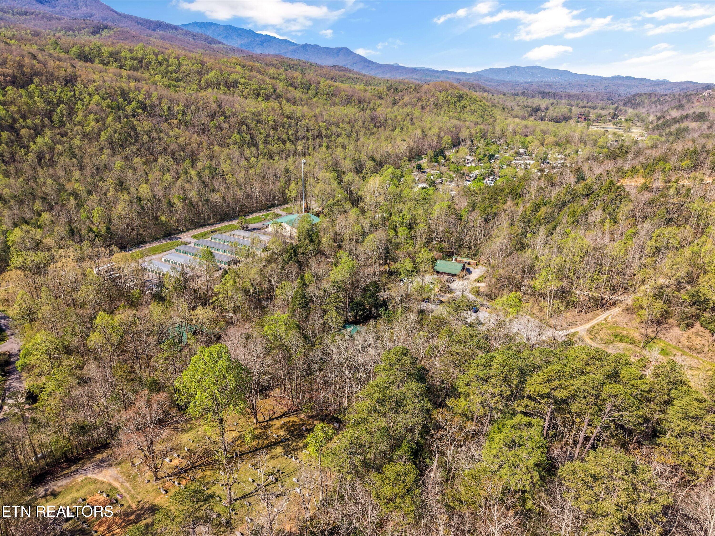 130 Branam Hollow Rd