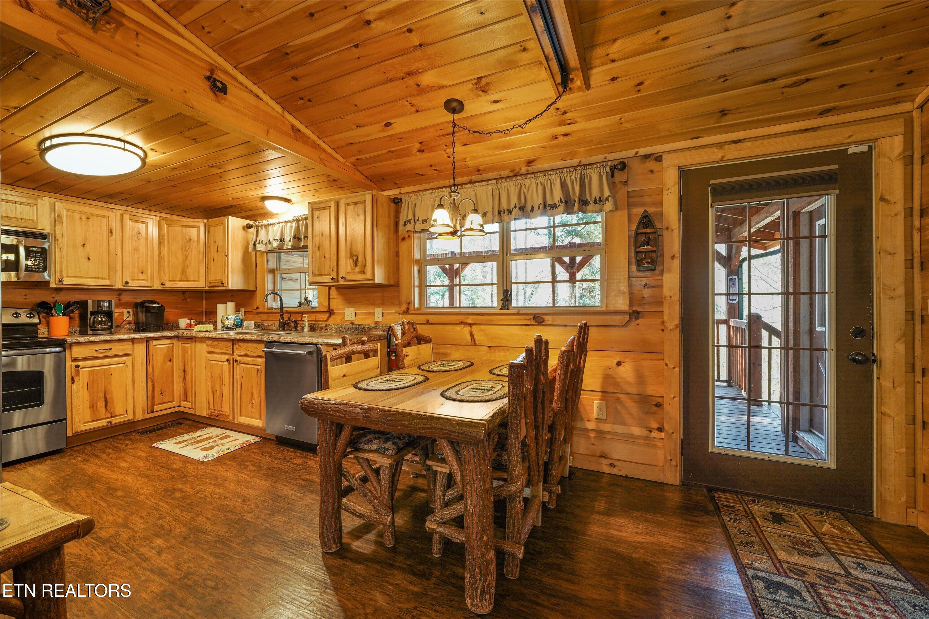 130 Branam Hollow Rd
