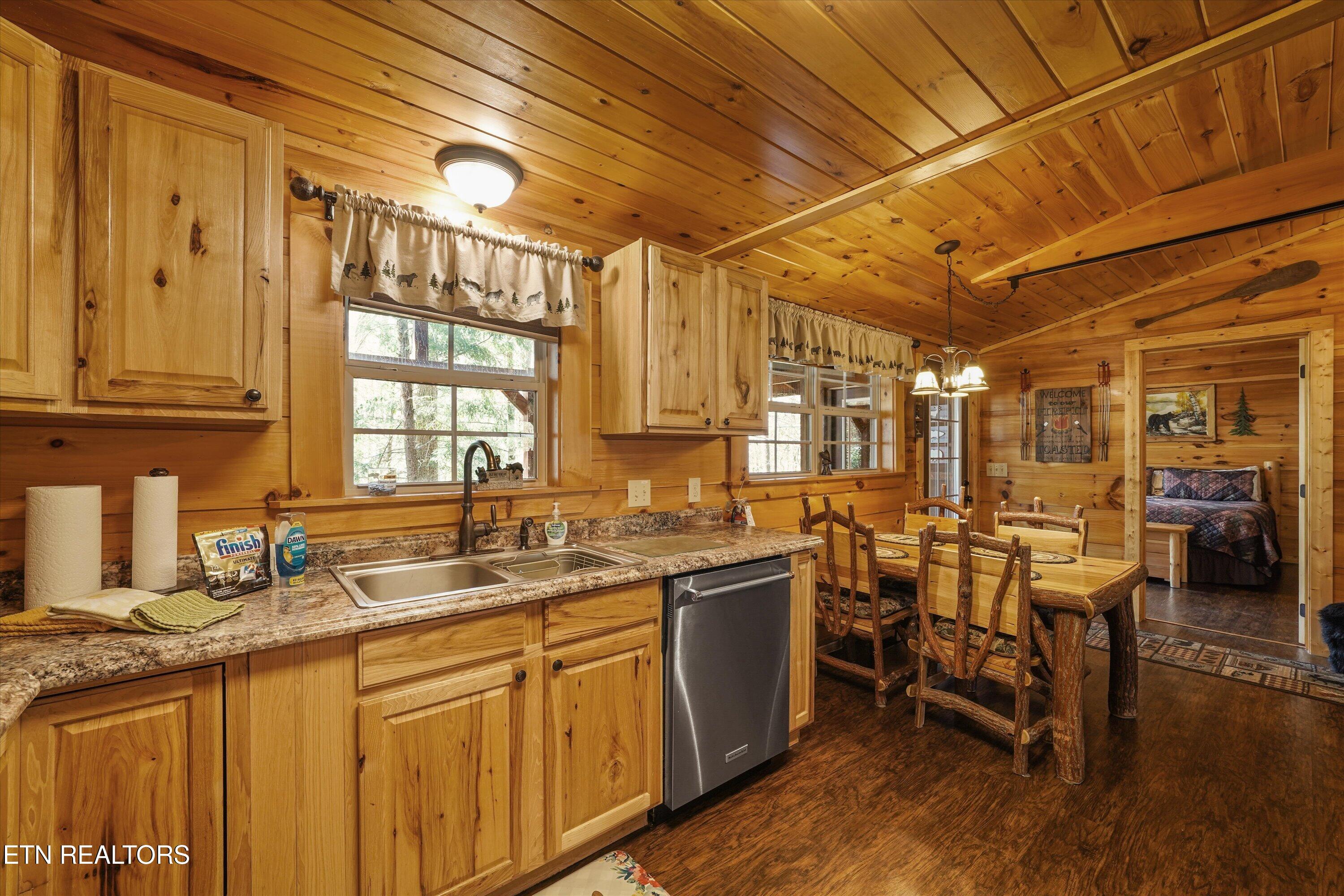 130 Branam Hollow Rd