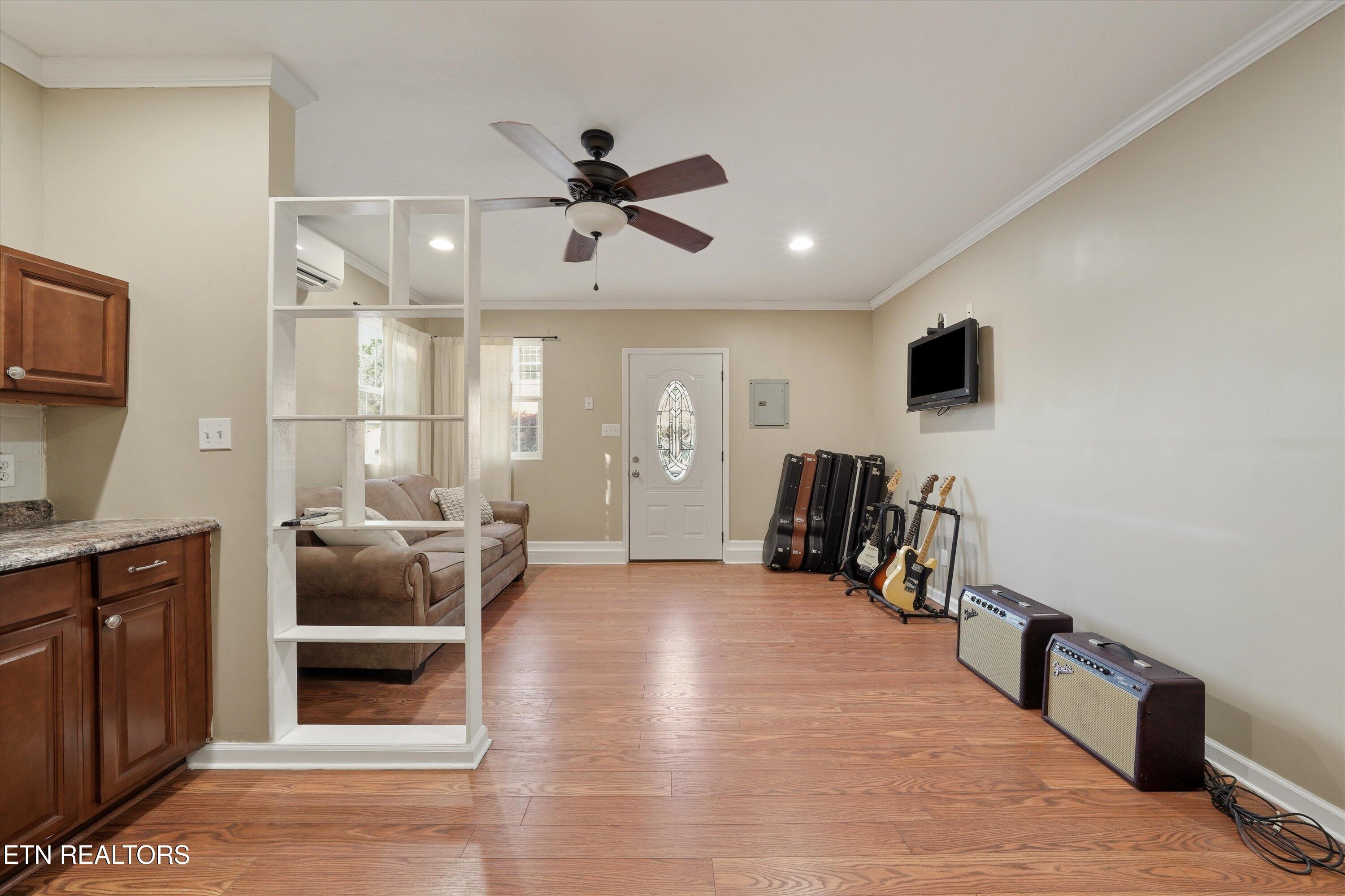 619 Emerald Ave