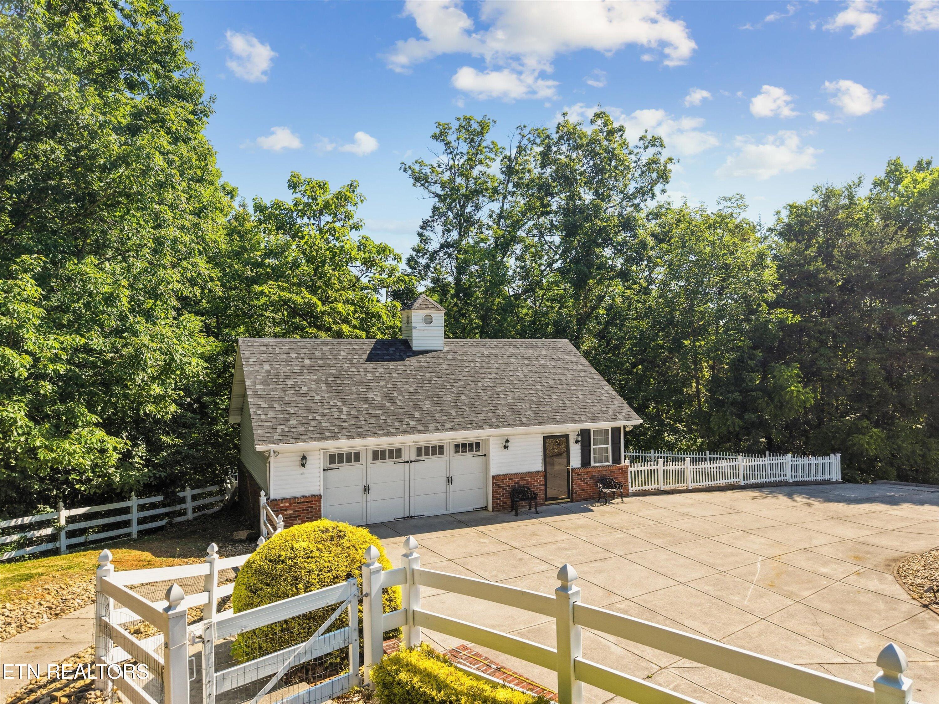 619 Emerald Ave