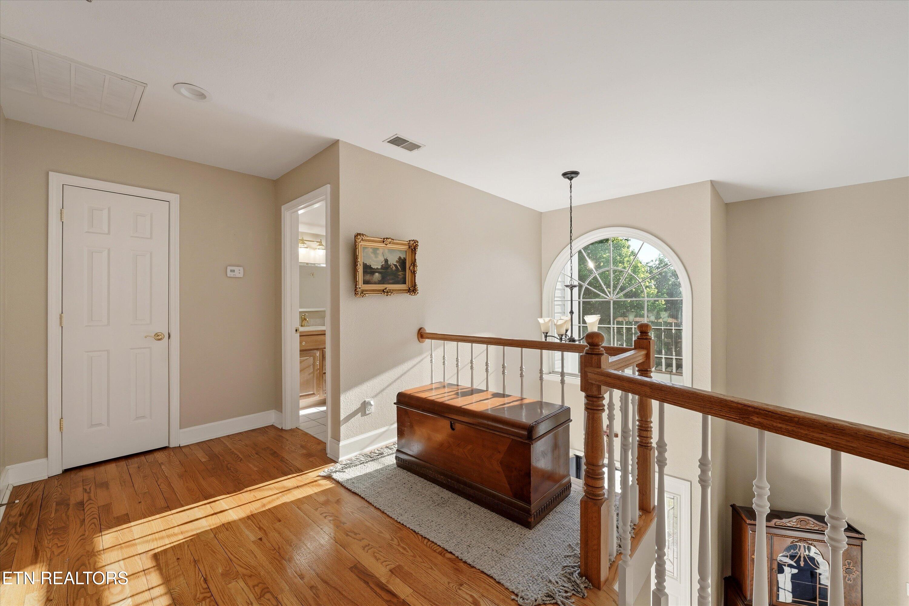 619 Emerald Ave