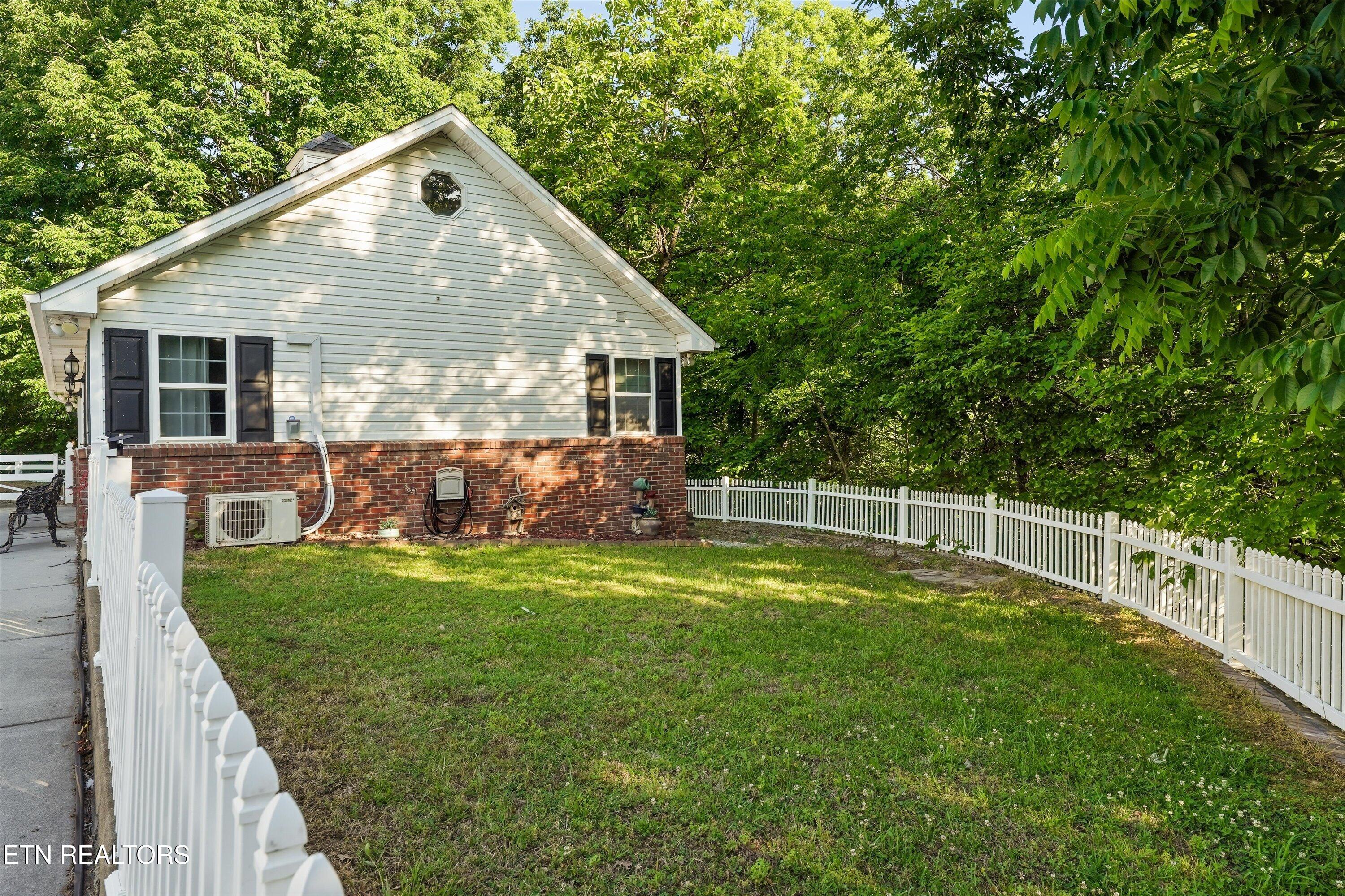 619 Emerald Ave