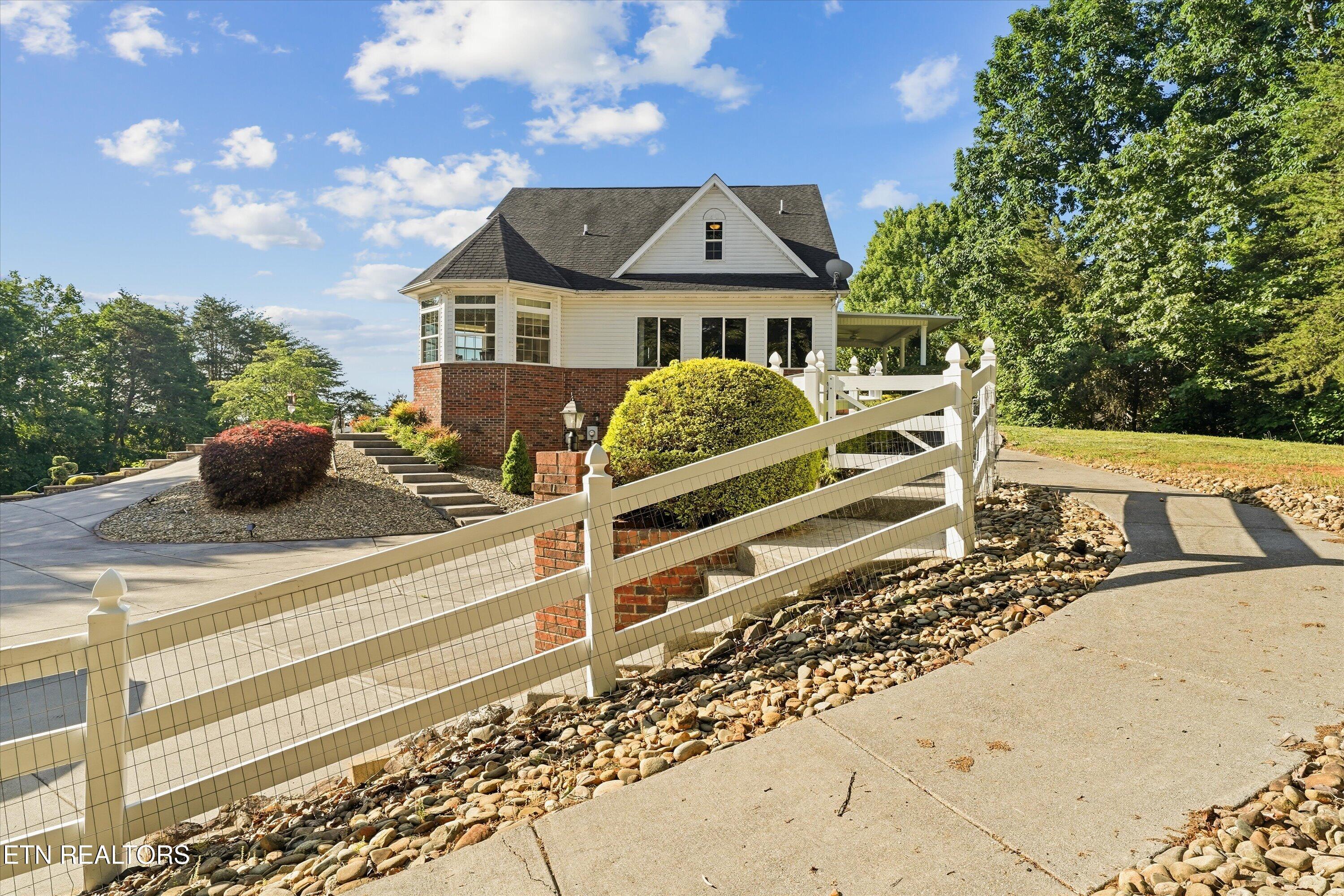 619 Emerald Ave