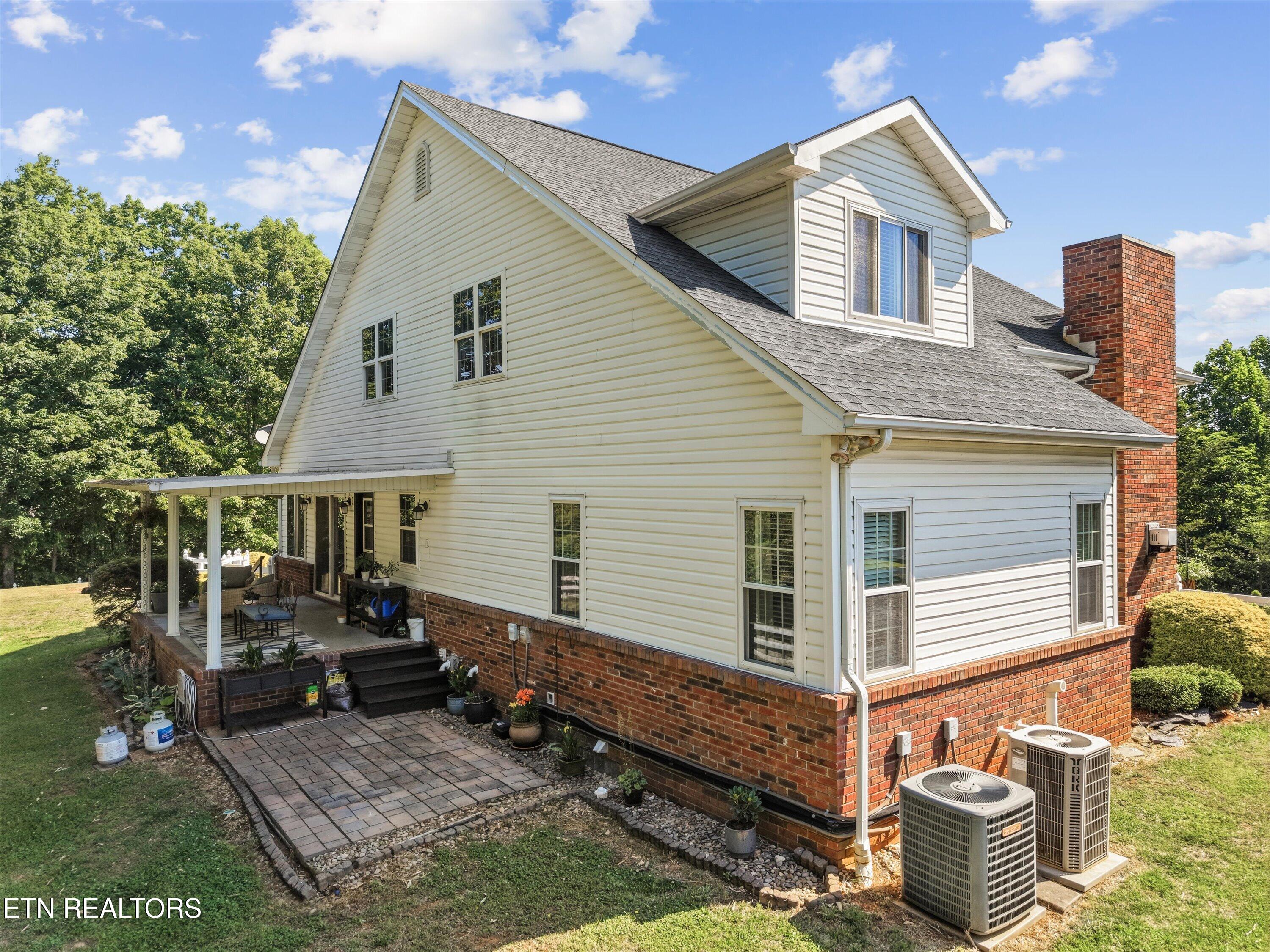 619 Emerald Ave