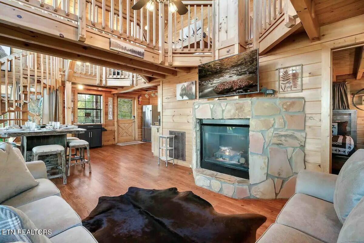 2313 Fox Berry Way