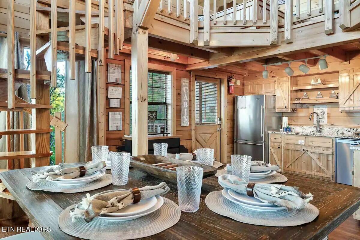 2313 Fox Berry Way