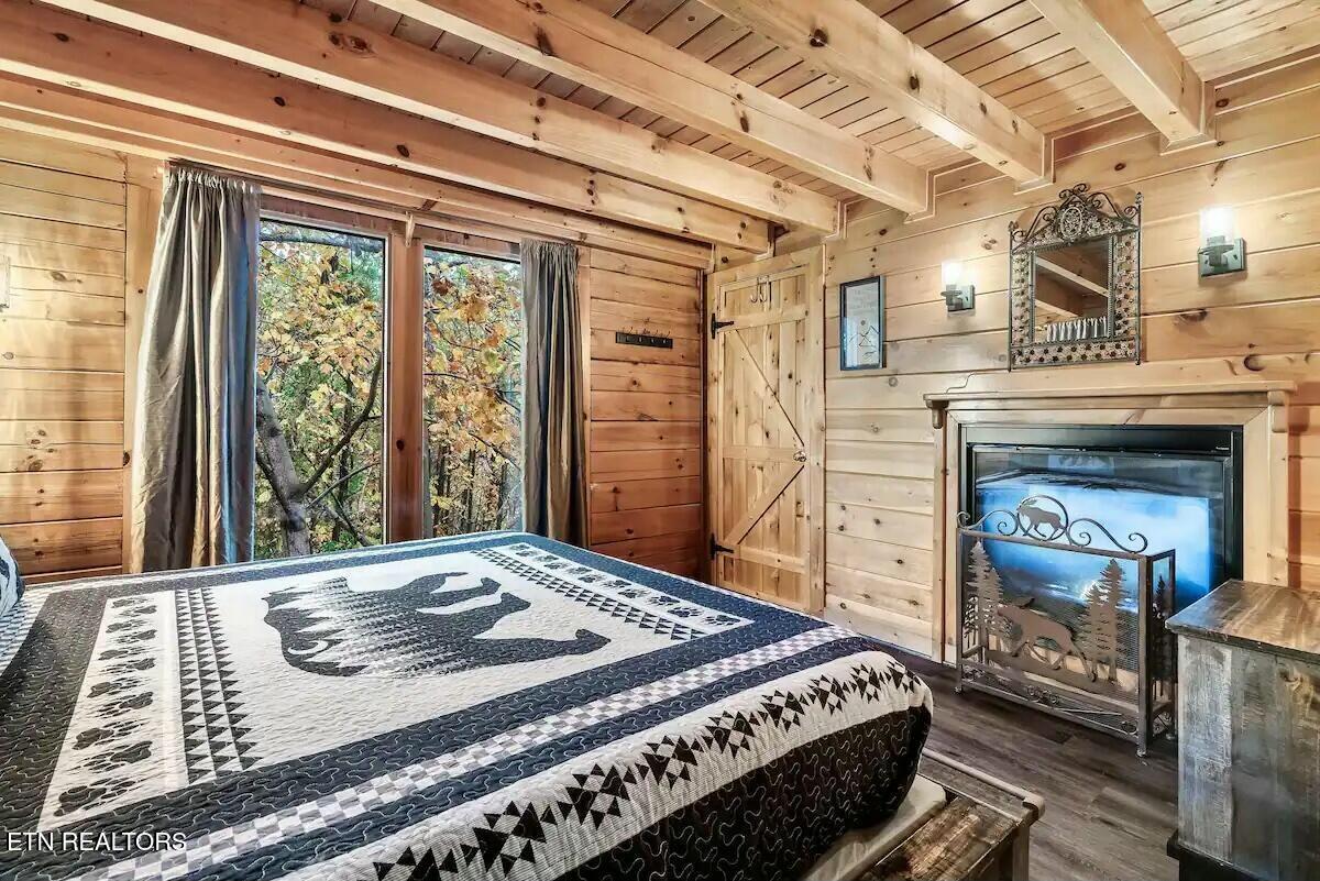 2313 Fox Berry Way