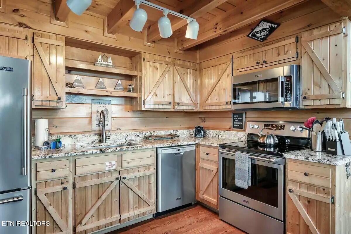 2313 Fox Berry Way