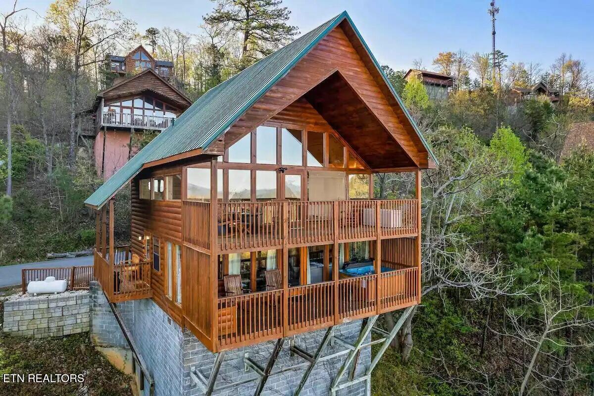 2313 Fox Berry Way