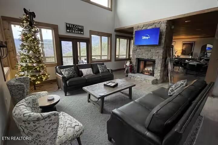 3142 Smoky Bluff Tr