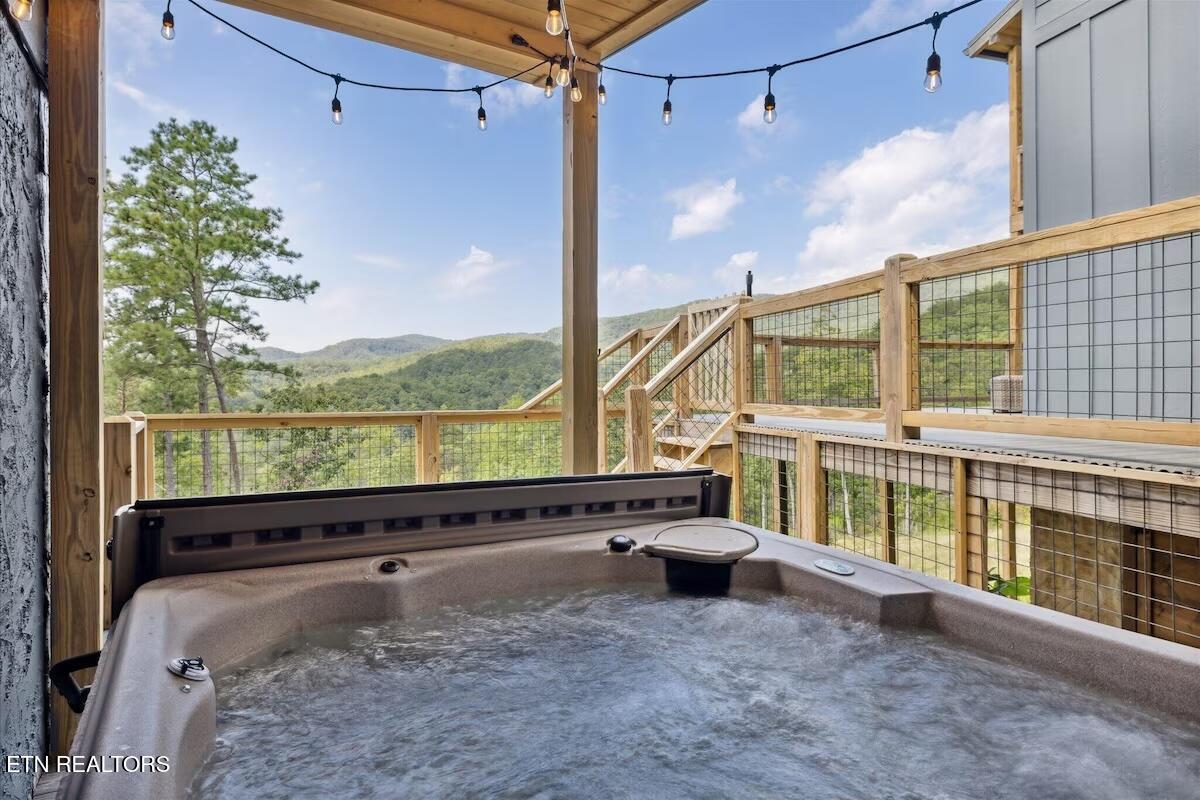3142 Smoky Bluff Tr