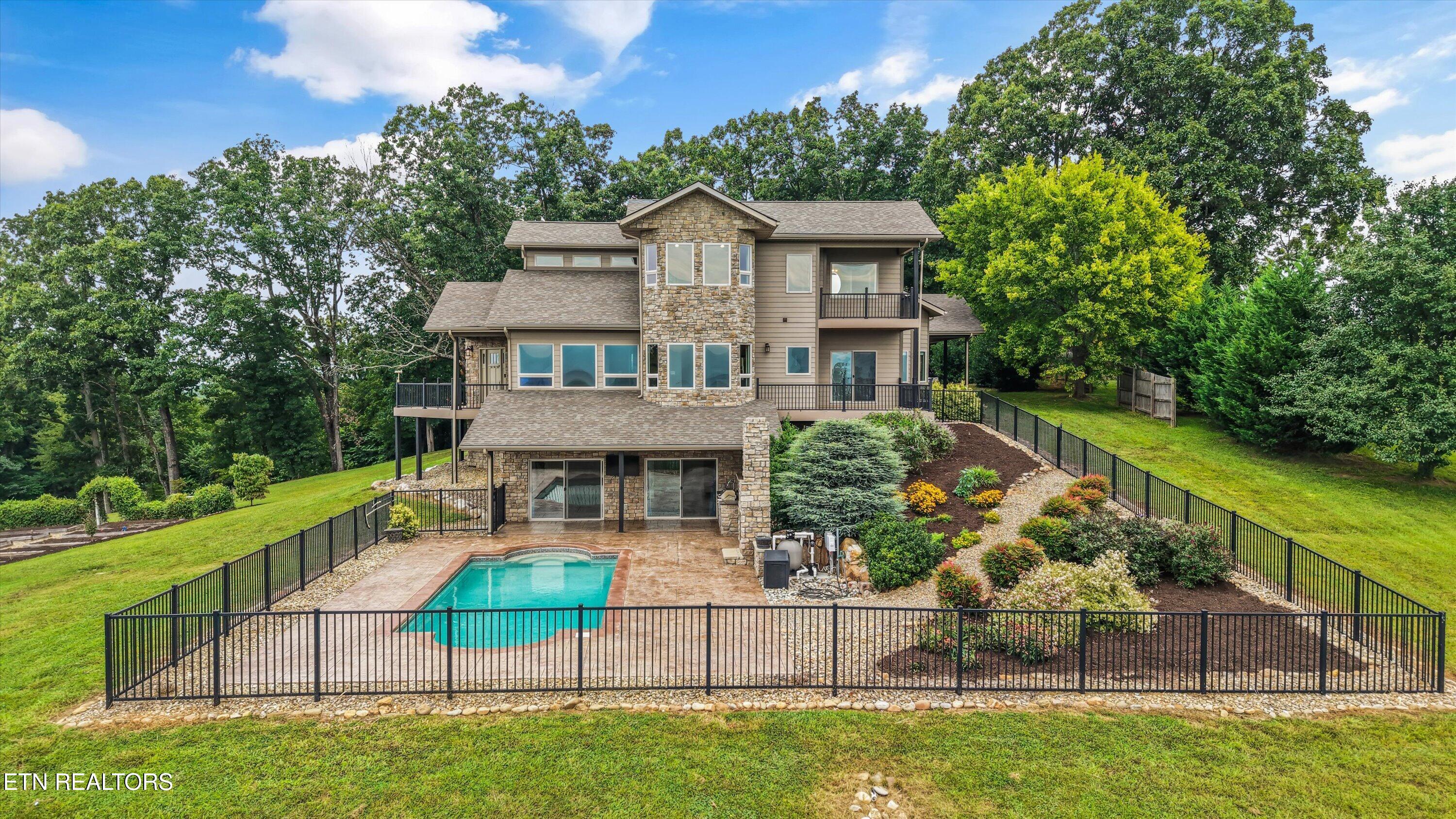 1041 Hilltop Lane