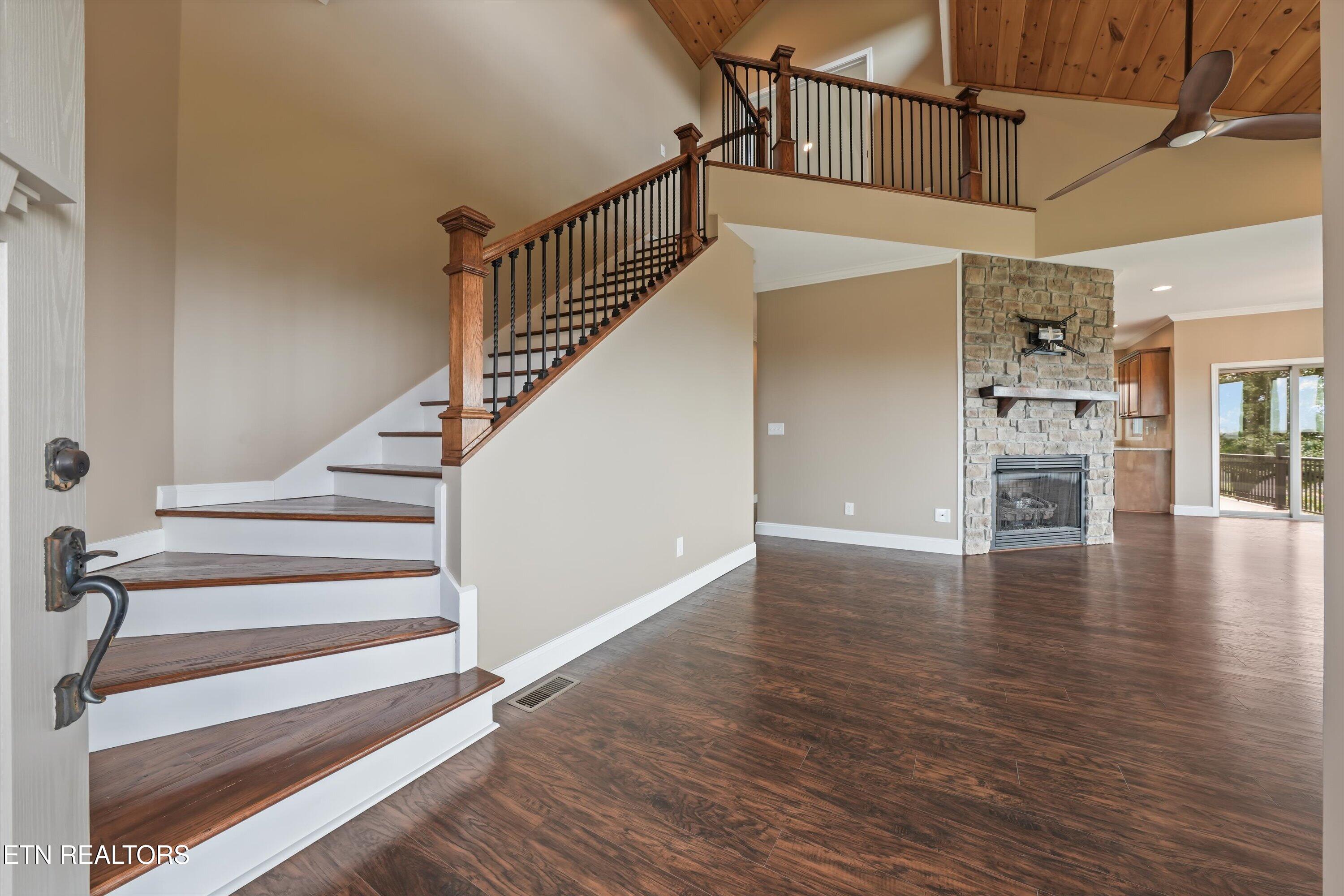 1041 Hilltop Lane