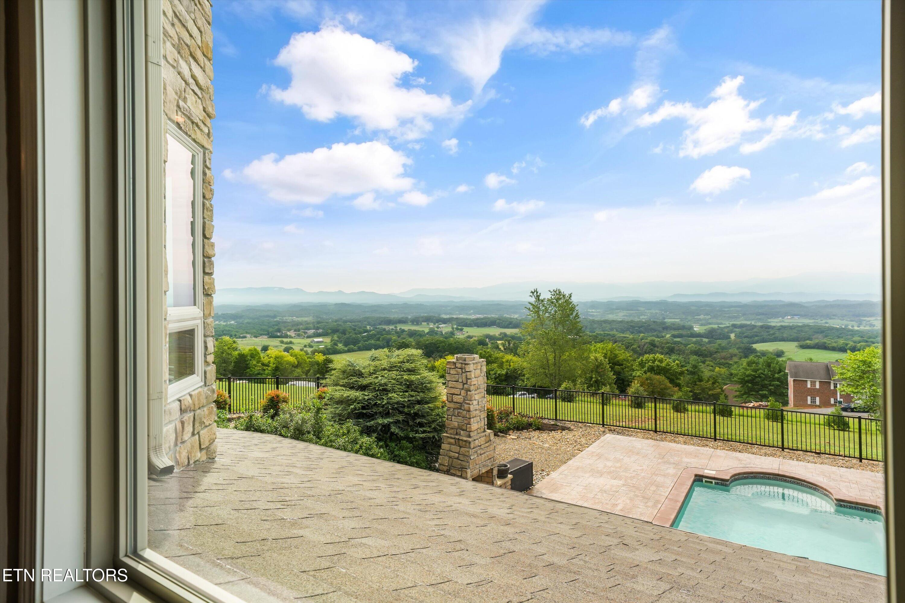 1041 Hilltop Lane