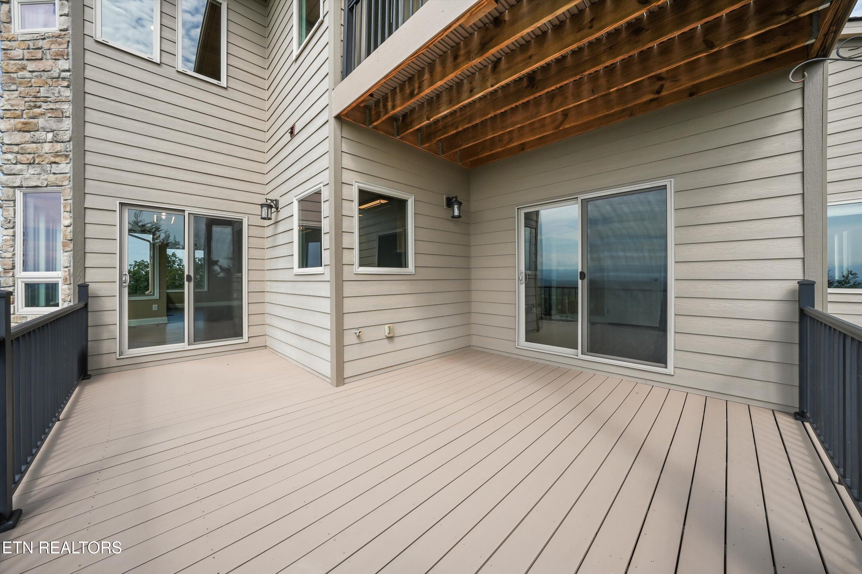 1041 Hilltop Lane