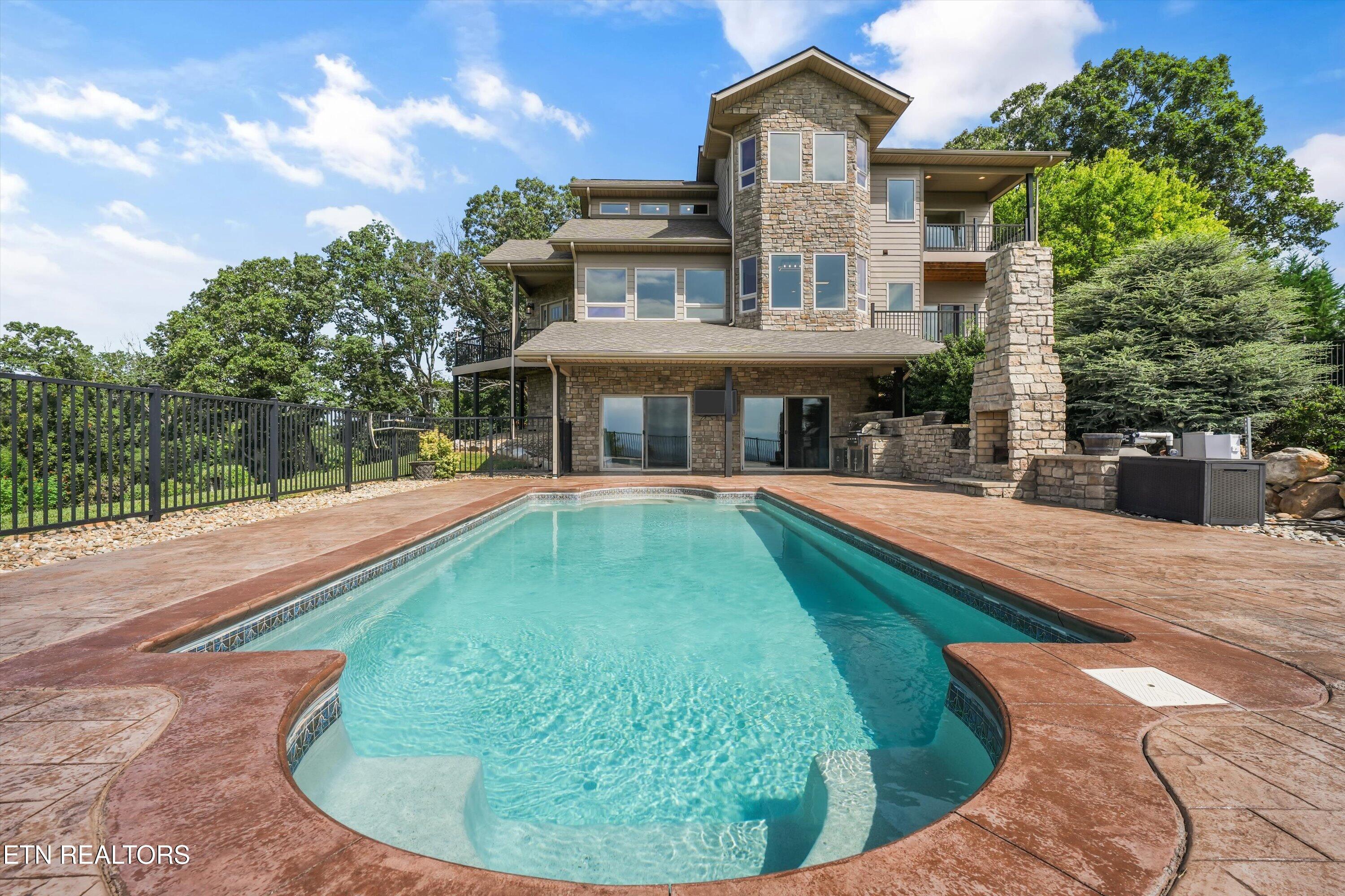 1041 Hilltop Lane
