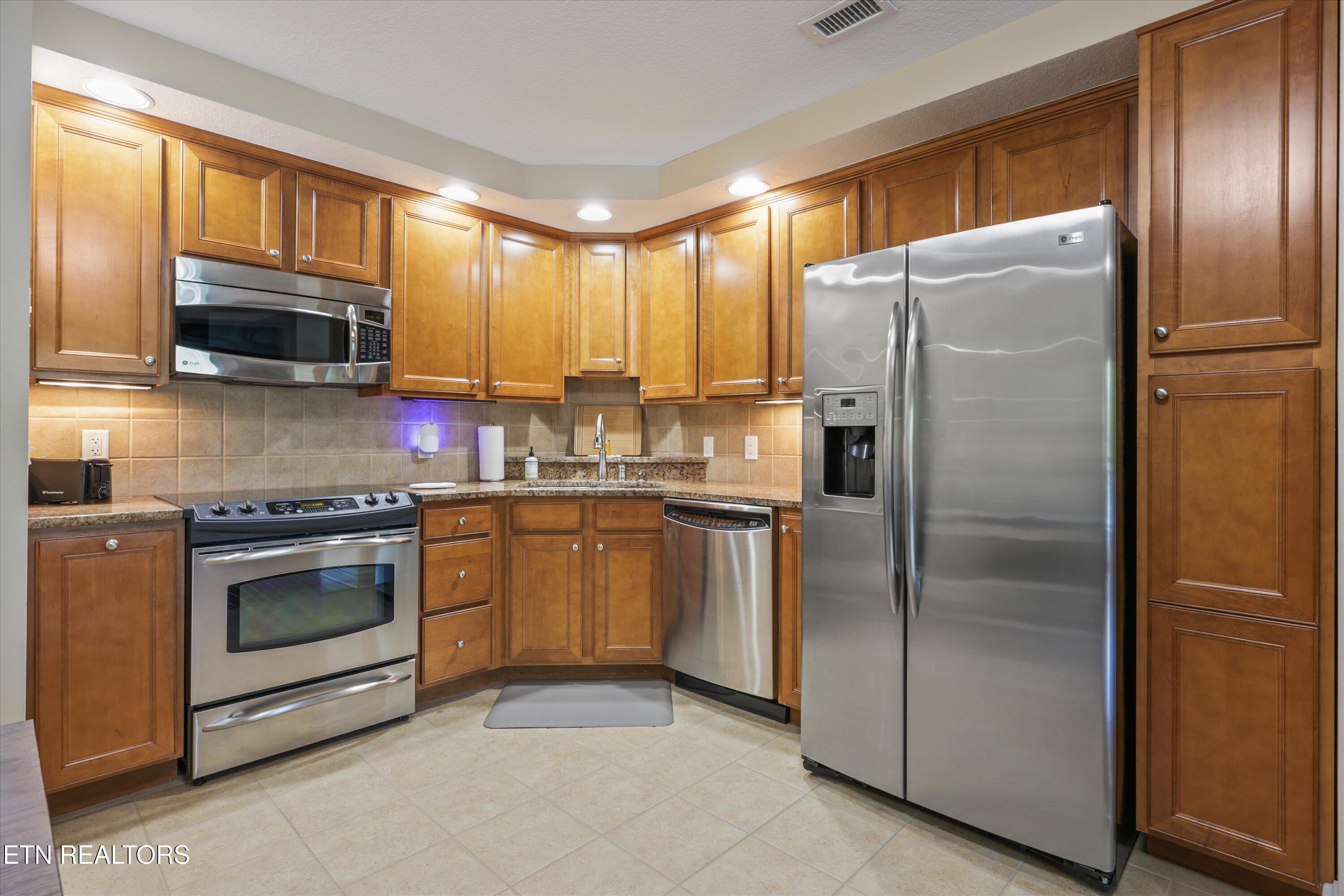 615 Waterside Circle