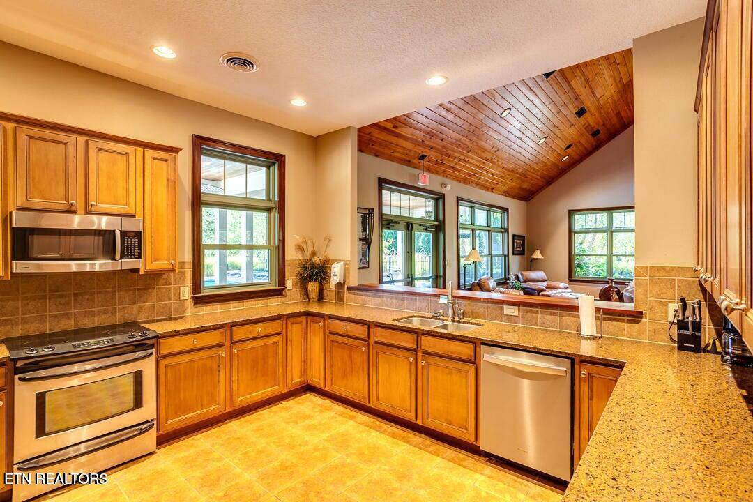 615 Waterside Circle