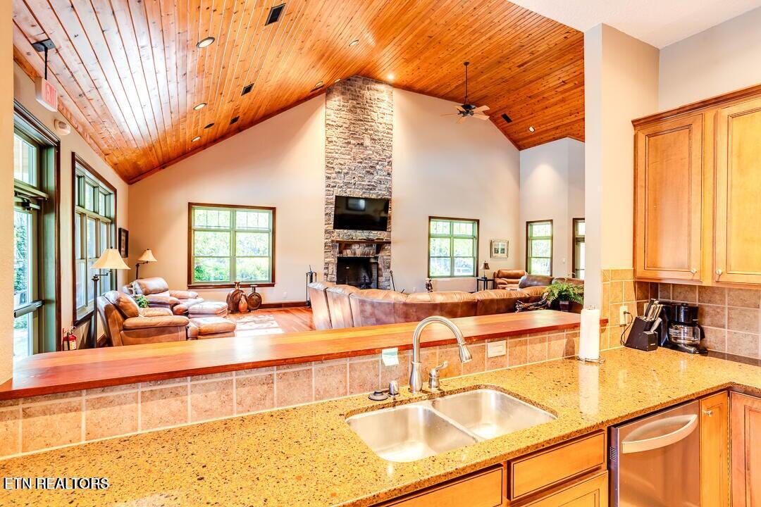 615 Waterside Circle