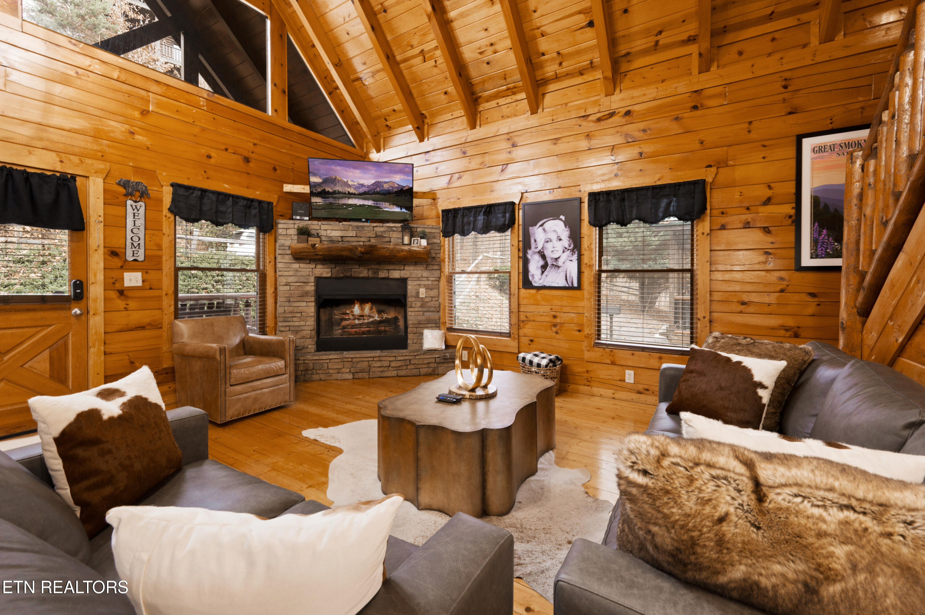 2251 Upper Middle Creek Rd