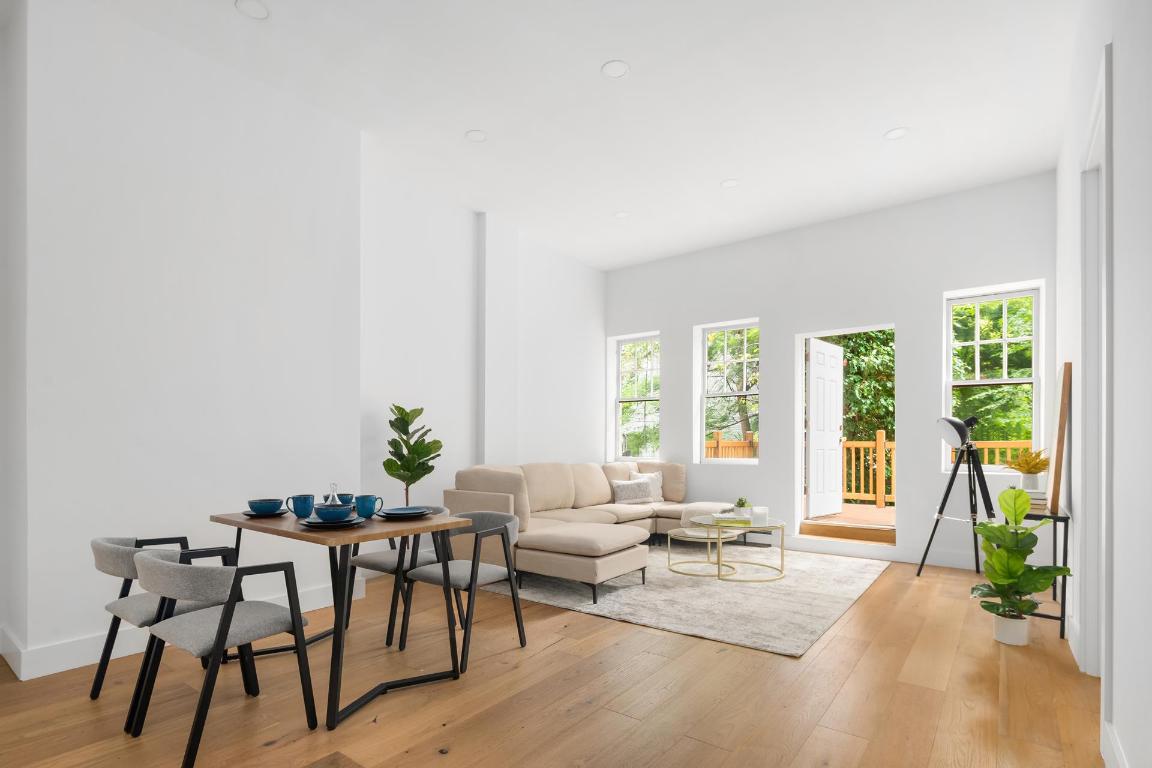 309 HENRY Street 1