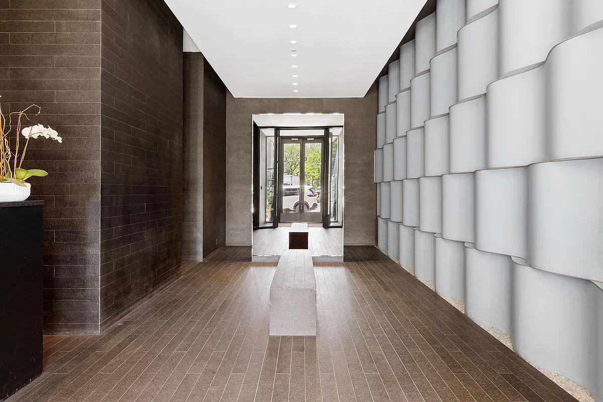 210 LAFAYETTE Street 5B