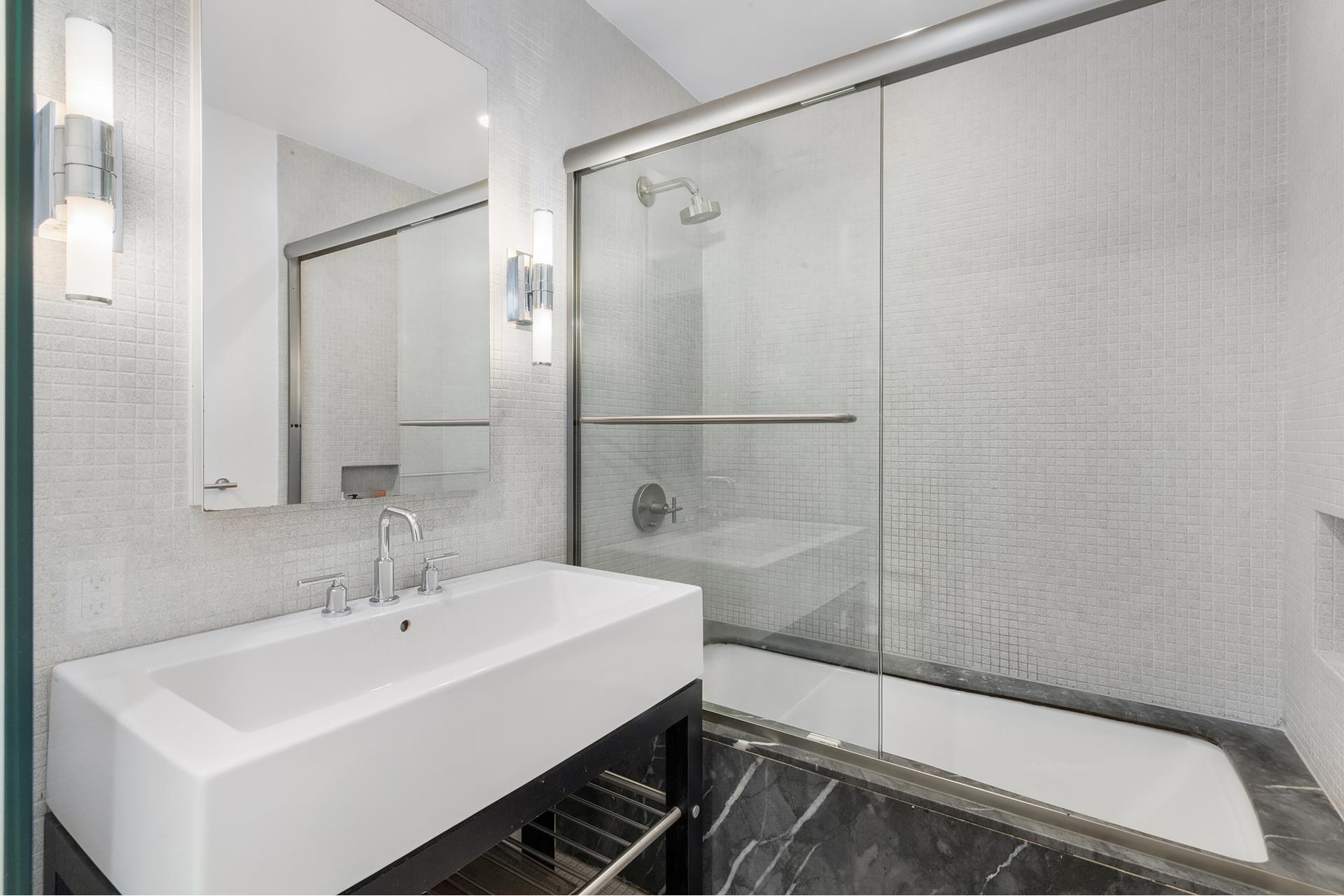 210 LAFAYETTE Street 5B
