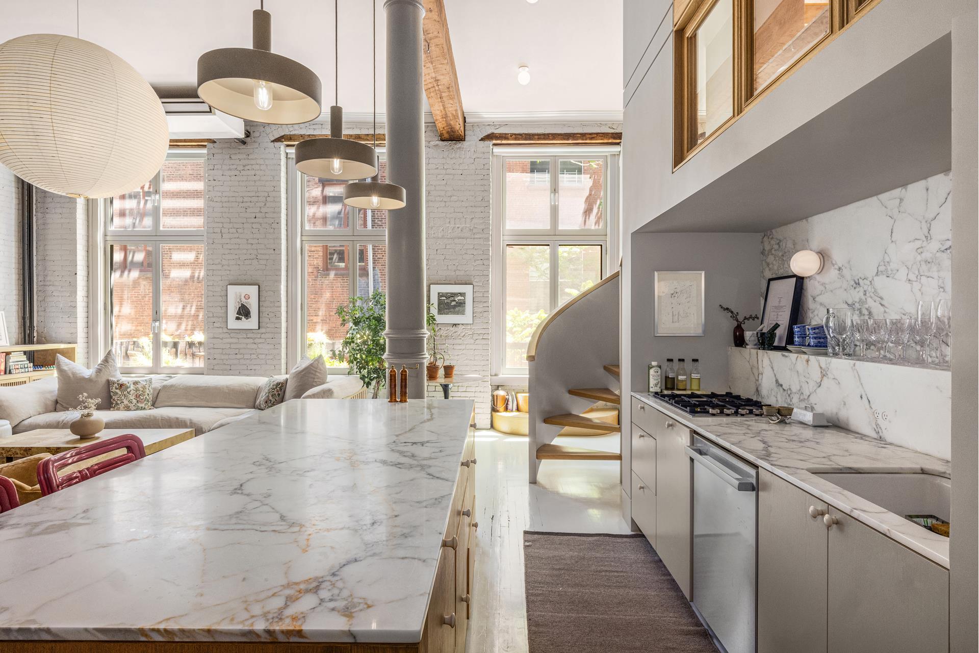 132 GREENE Street 3R