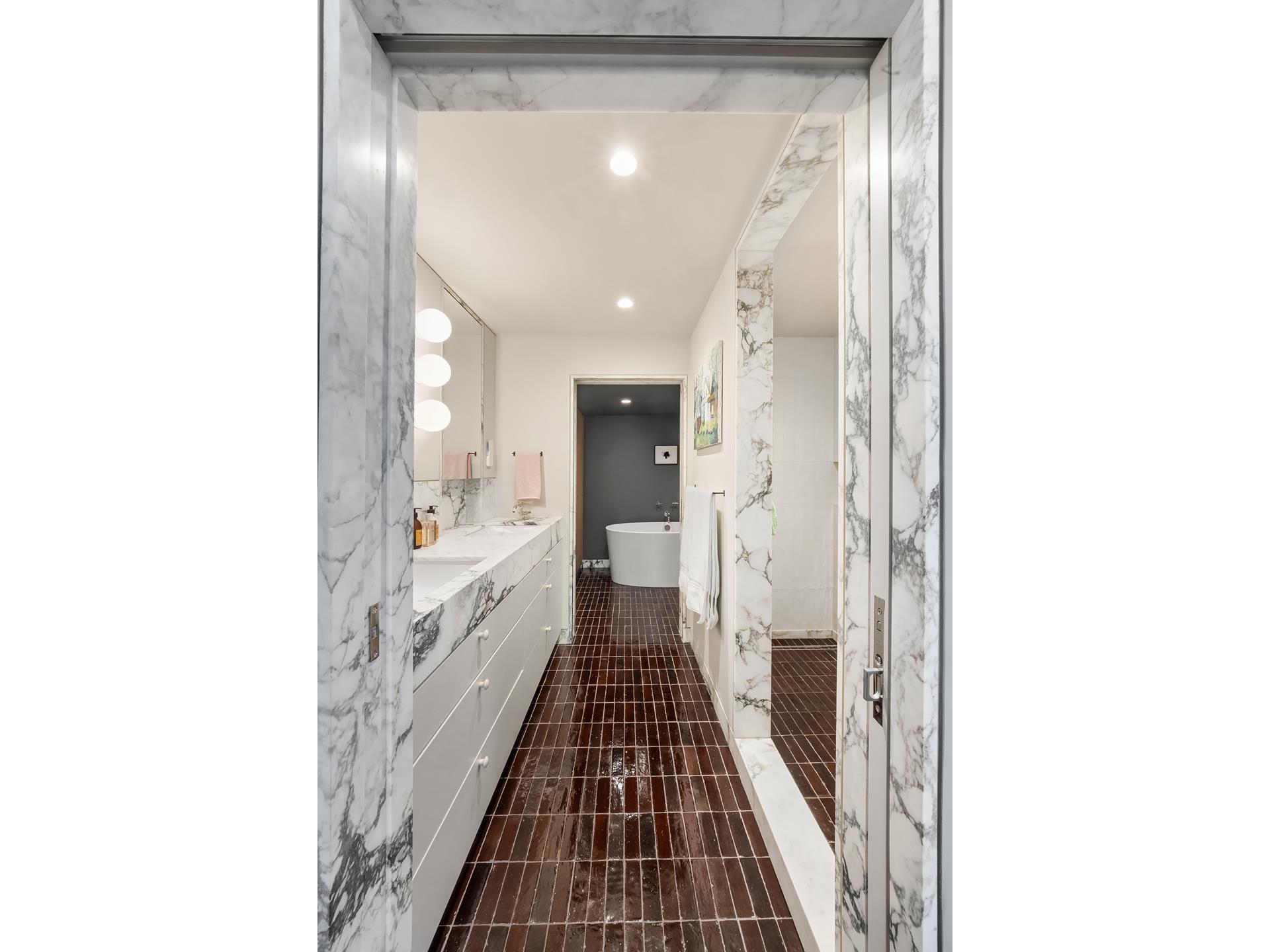 132 GREENE Street 3R