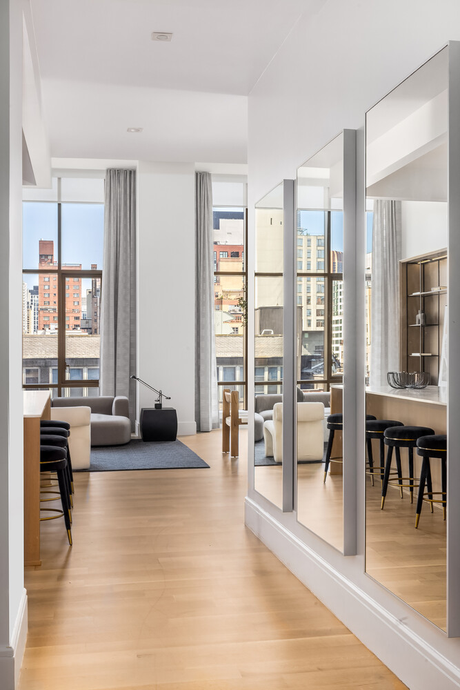215 E 19TH Street 8E