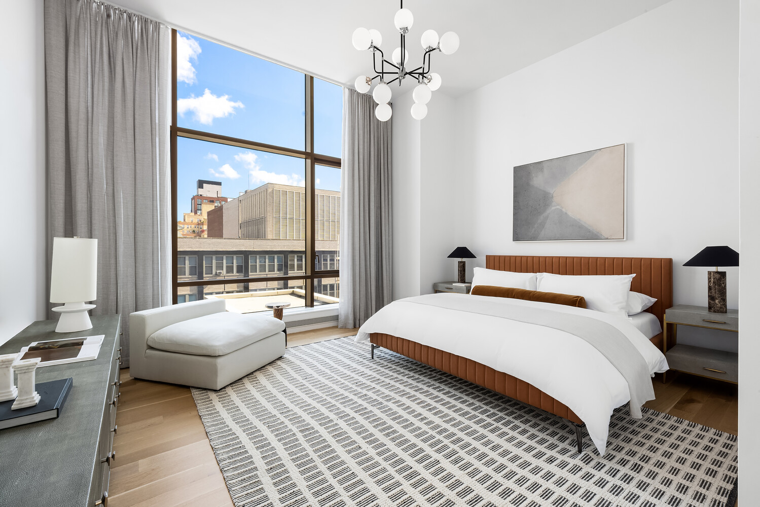 215 E 19TH Street 8E