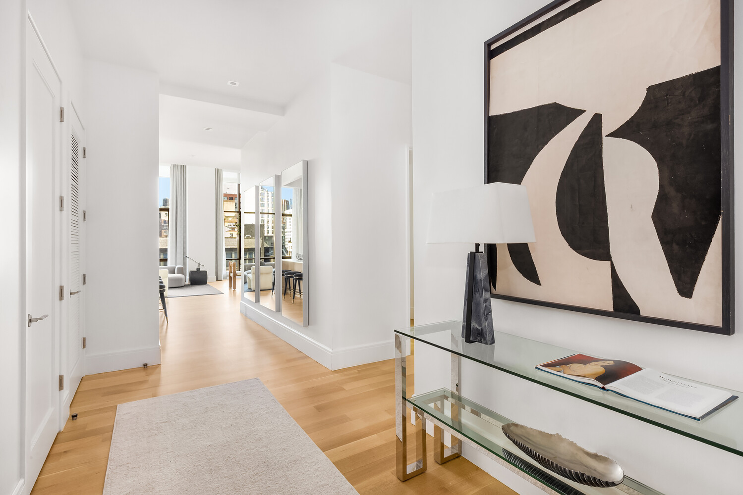 215 E 19TH Street 8E