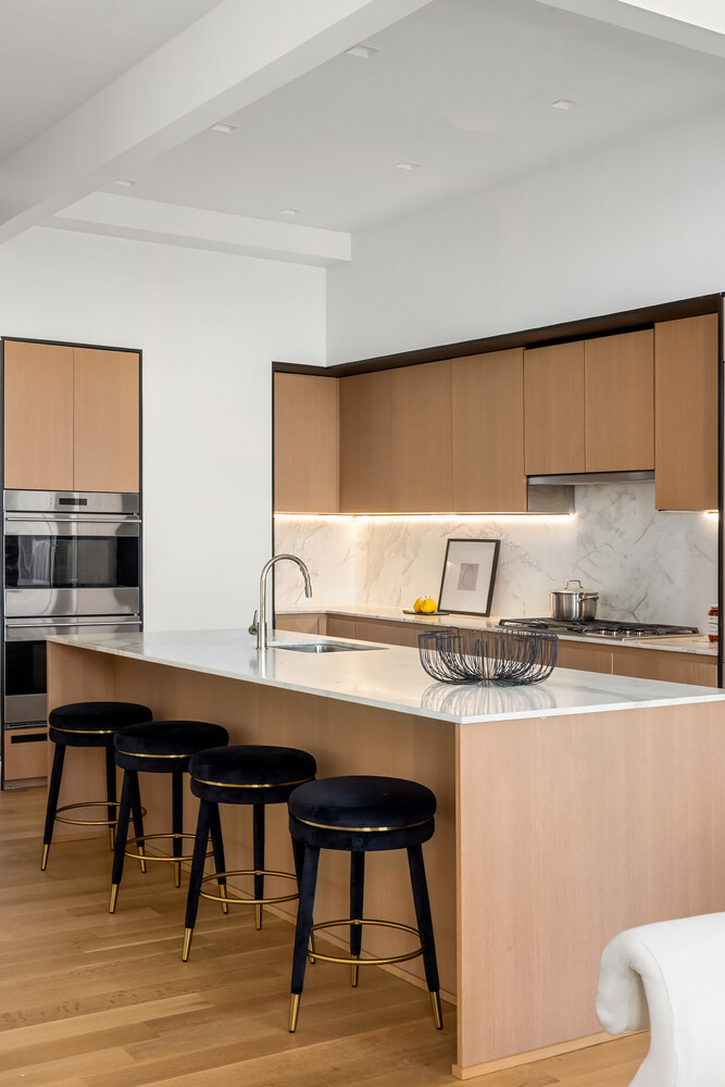 215 E 19TH Street 8E