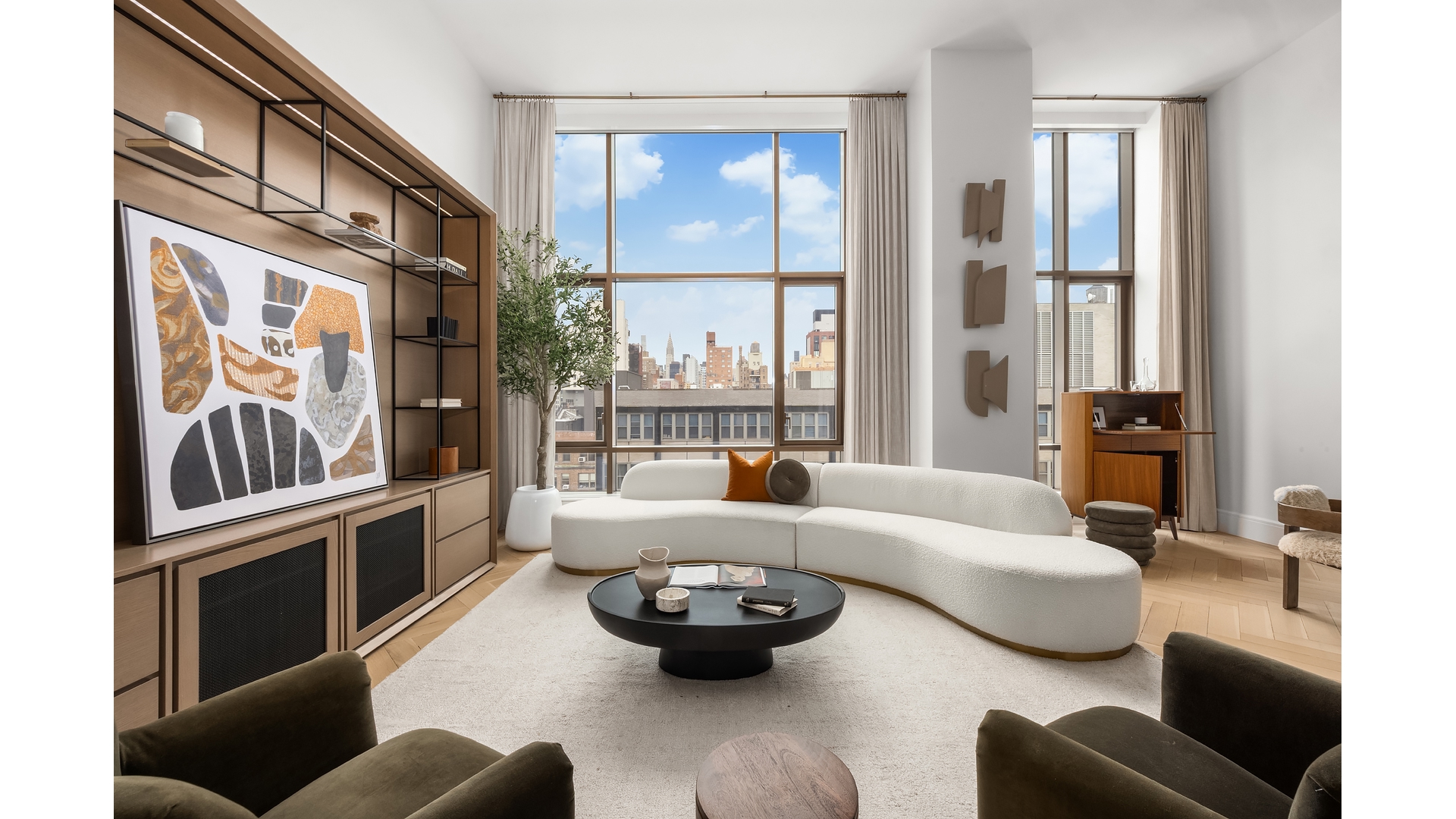 215 E 19TH Street 8E