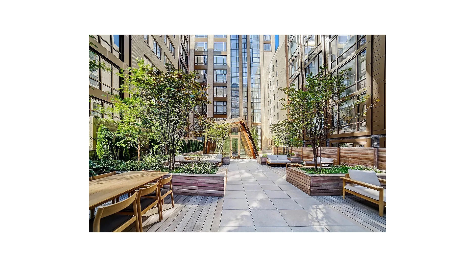 215 E 19TH Street 8E